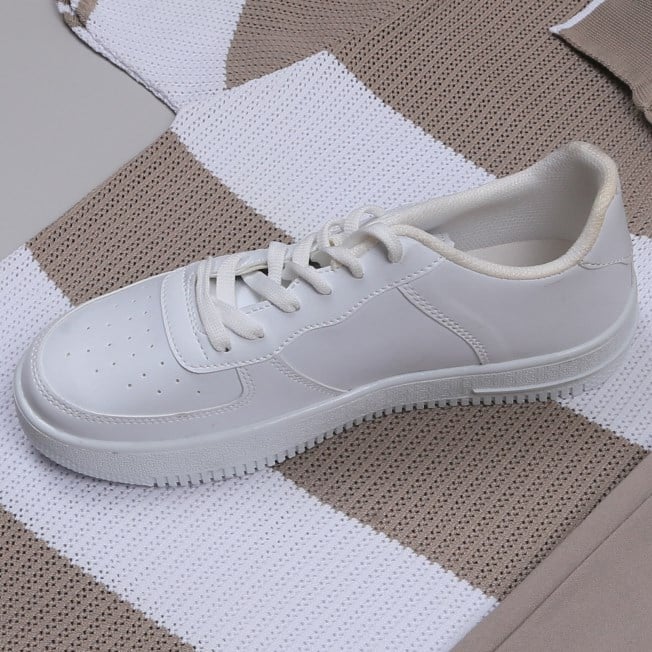 bej çizgili Triko Polo Yaka Tişört bej kumaş  pantolon  ayakkabı Kombin