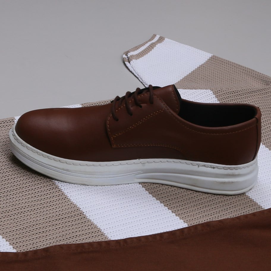 bej çizgili Triko Polo Yaka Tişört kahve  kot  pantolon  ayakkabı Kombin