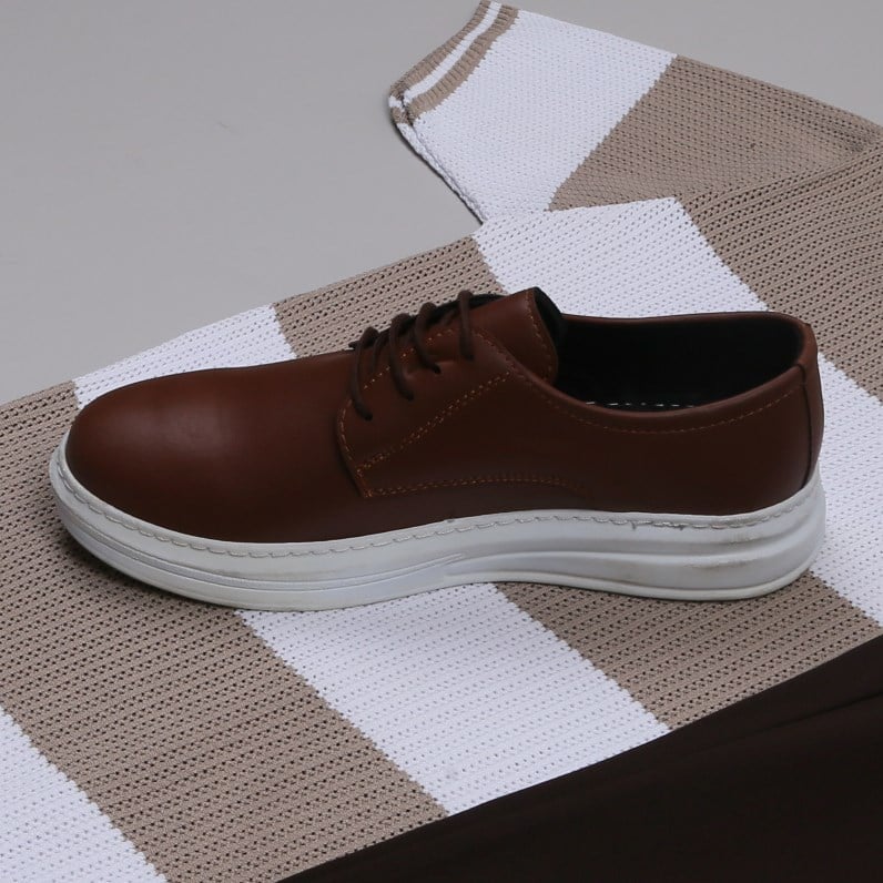 bej çizgili Triko Polo Yaka Tişört kahve  kumaş  pantolon  ayakkabı Kombin