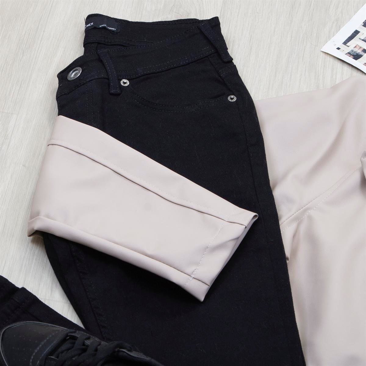 Bej Deri Ceket Tişört Pantolon Ayakkabı Kombin