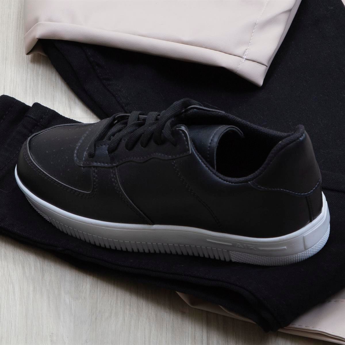 Bej Deri Ceket Tişört Pantolon Ayakkabı Kombin