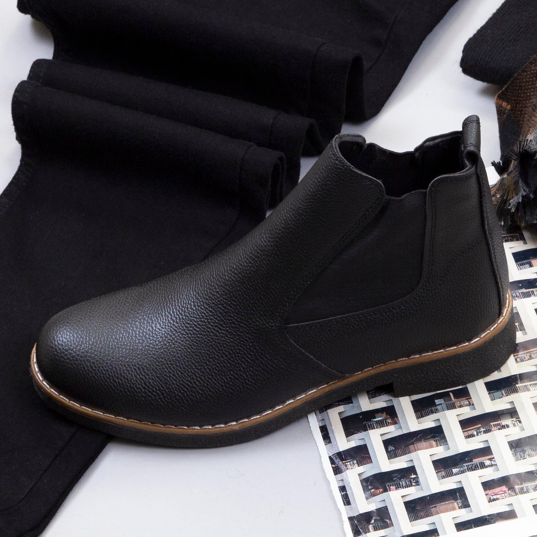 Bej Dik Yaka Blazer Ceket Boğazlı Body Pantolon Atkı Bot Kombin