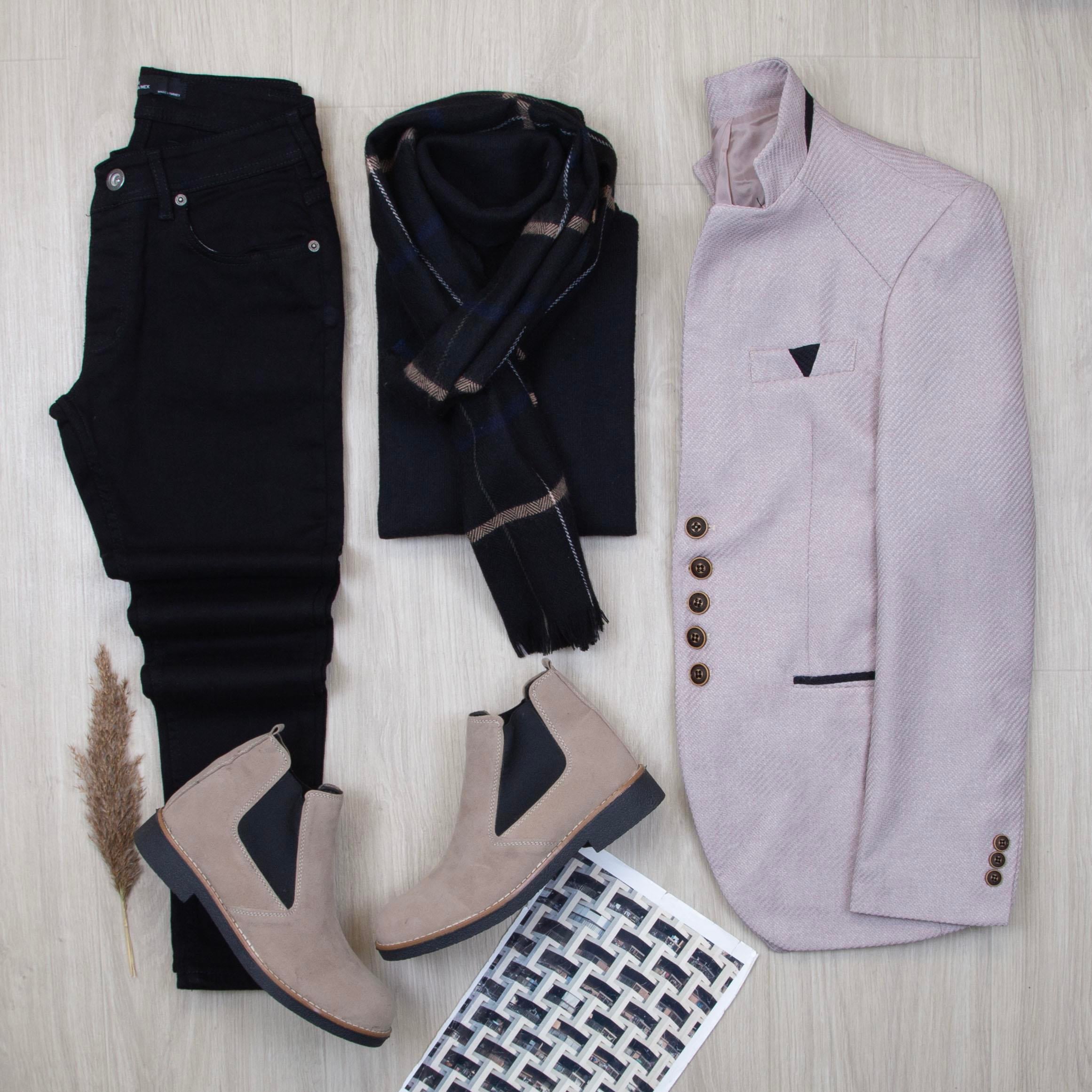 Bej Dik Yaka Blazer Ceket Boğazlı Body Pantolon Bot Kombin