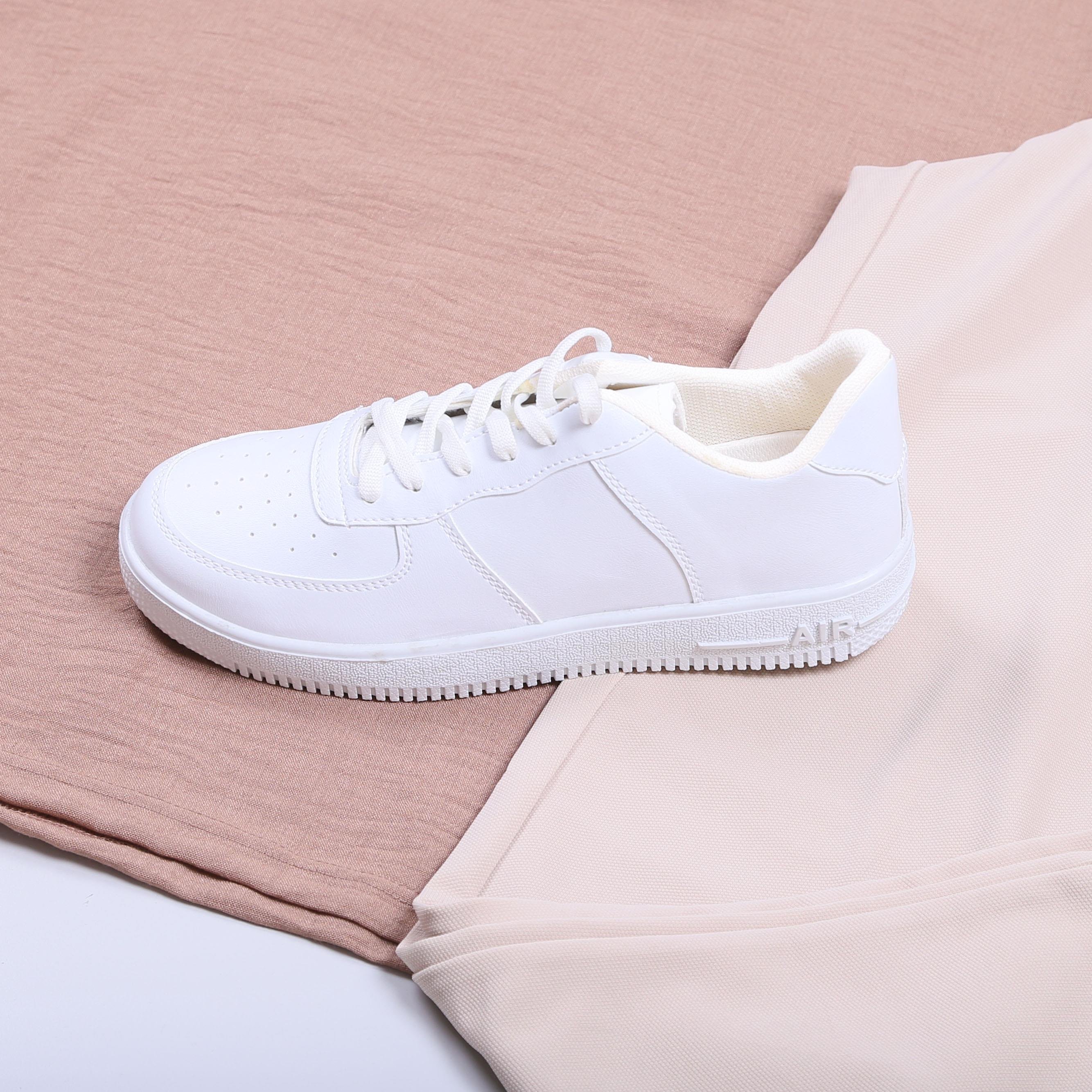 Bej Etnik Desenli Oversize Tişört Kombini