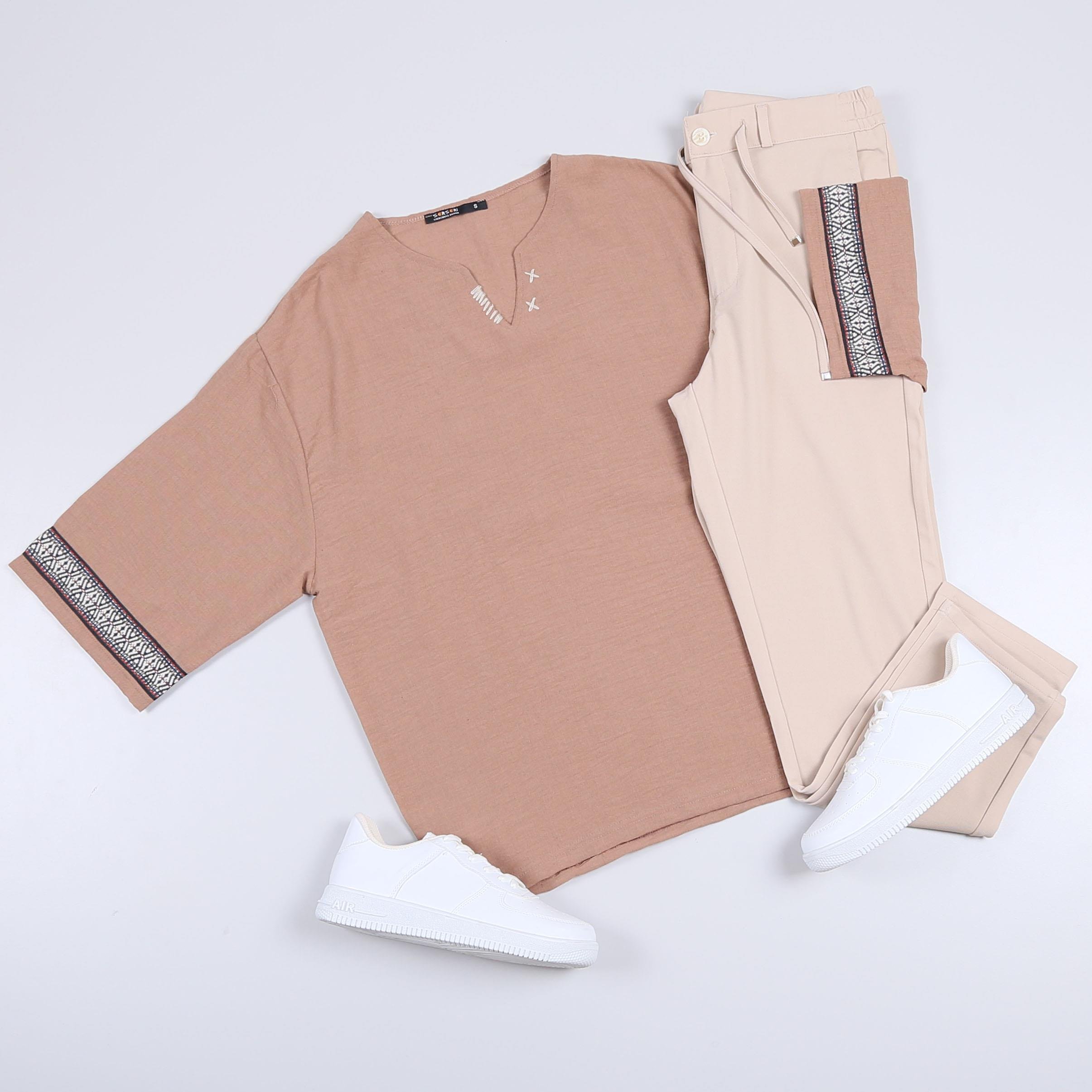 Bej Etnik Desenli Oversize Tişört Kombini