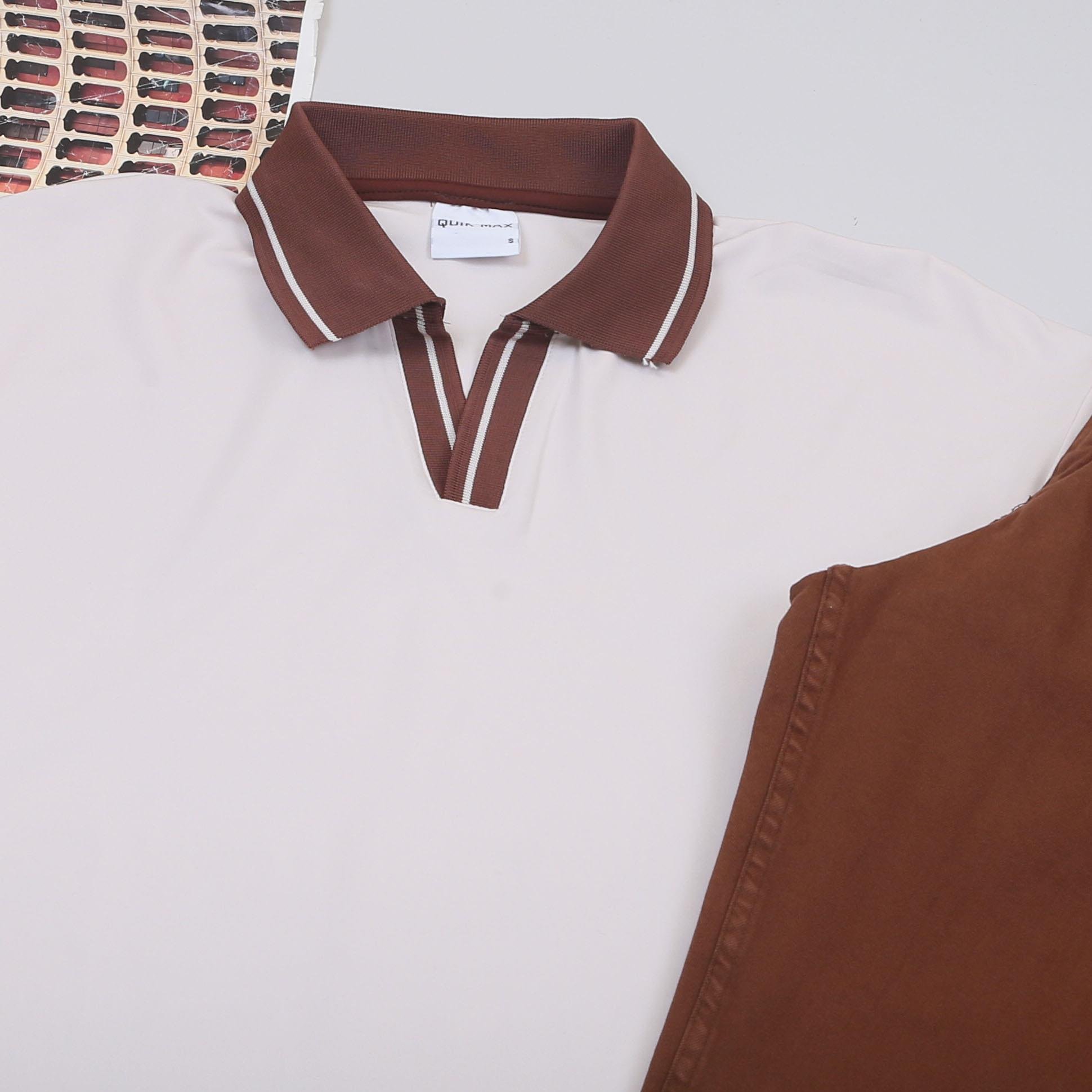 Bej Forma Kumaş Polo Yaka Tişört Pantolon Ayakkabı Kombin