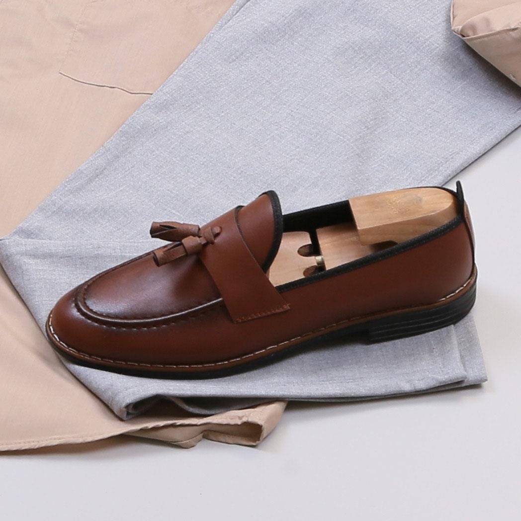 Bej Gömlek Gri Pantolon Ayakkabı Kombin