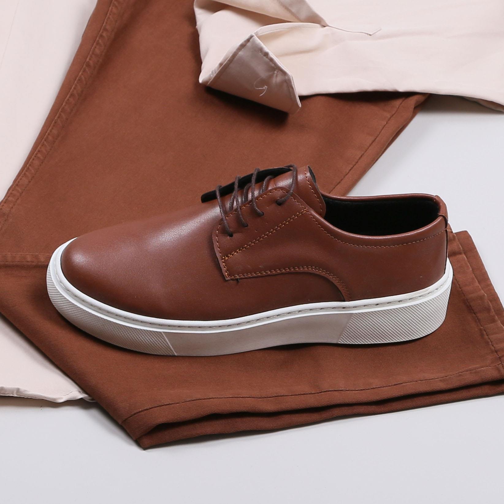 Bej Gömlek Pantolon Ayakkabı Kombin