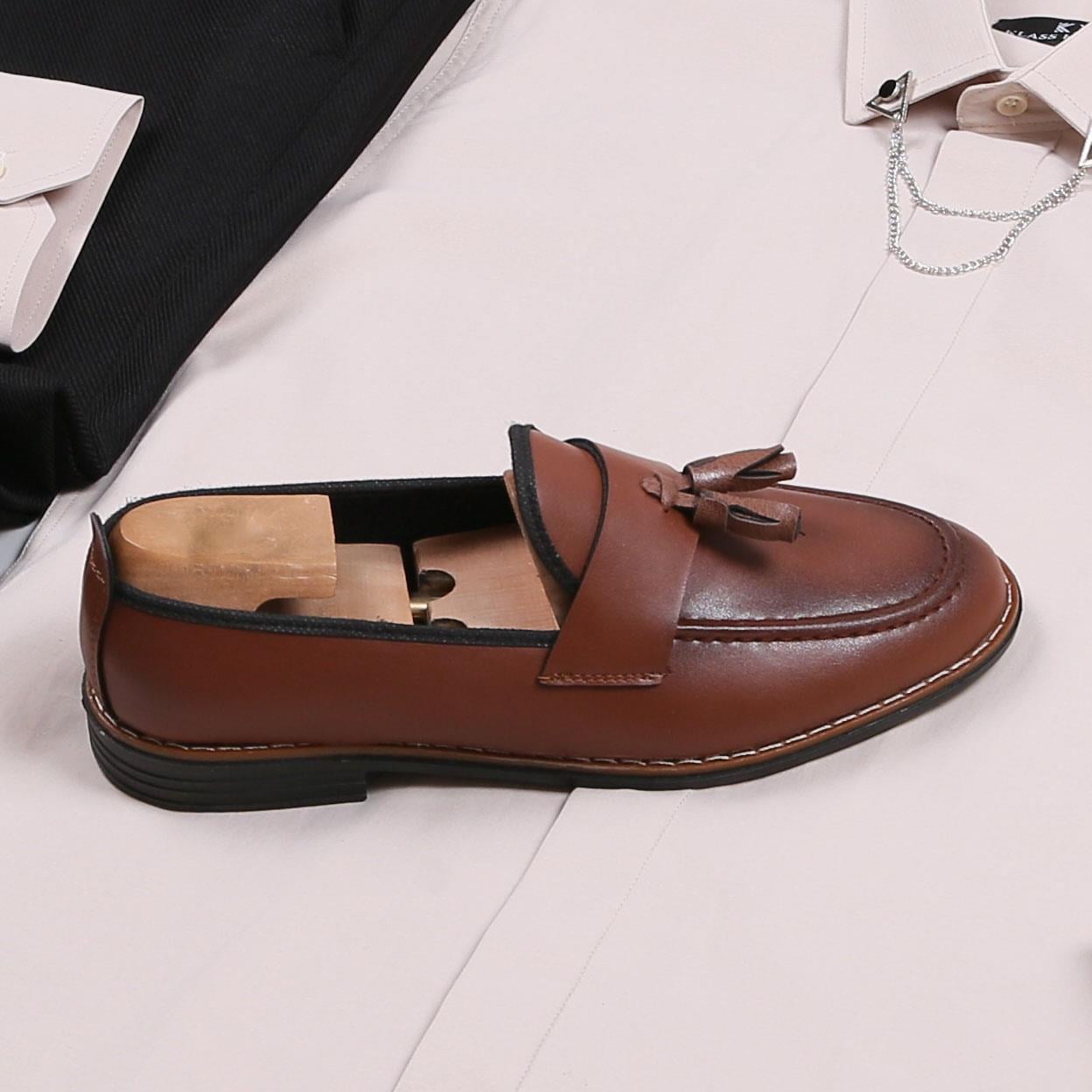 Bej Gömlek Siyah Pantolon Ayakkabı Kombin