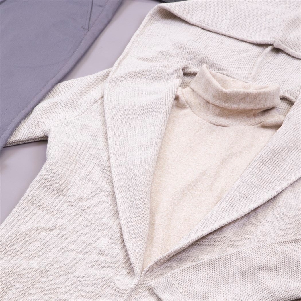 Bej Hırka Kazak Pantolon Bot Kombin