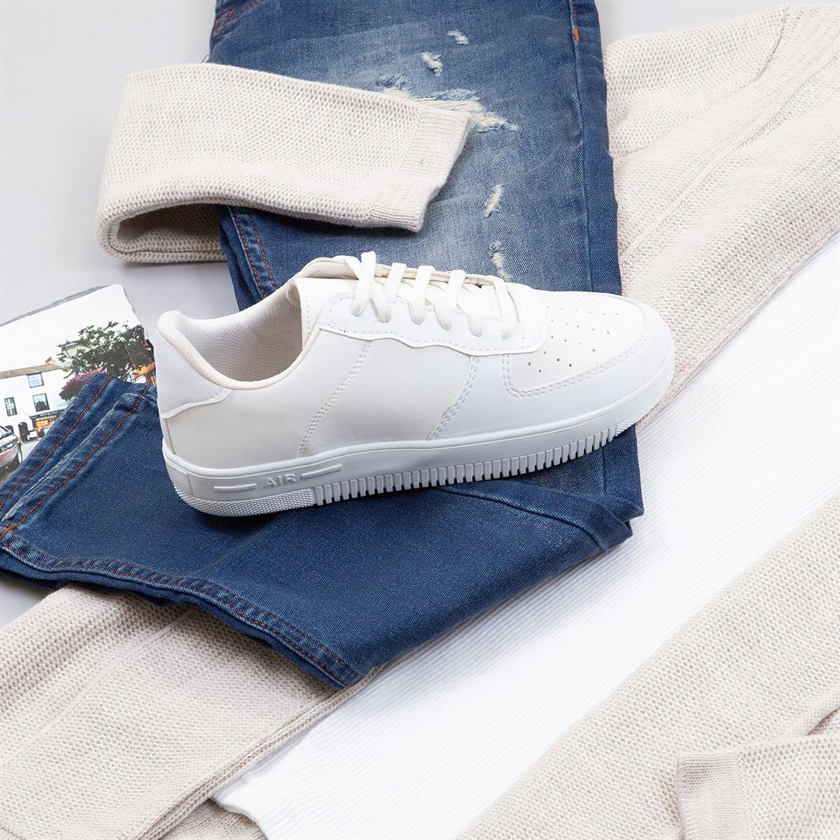 Bej Kapşonlu Hırka Tişört Pantolon Ayakkabı Kombin