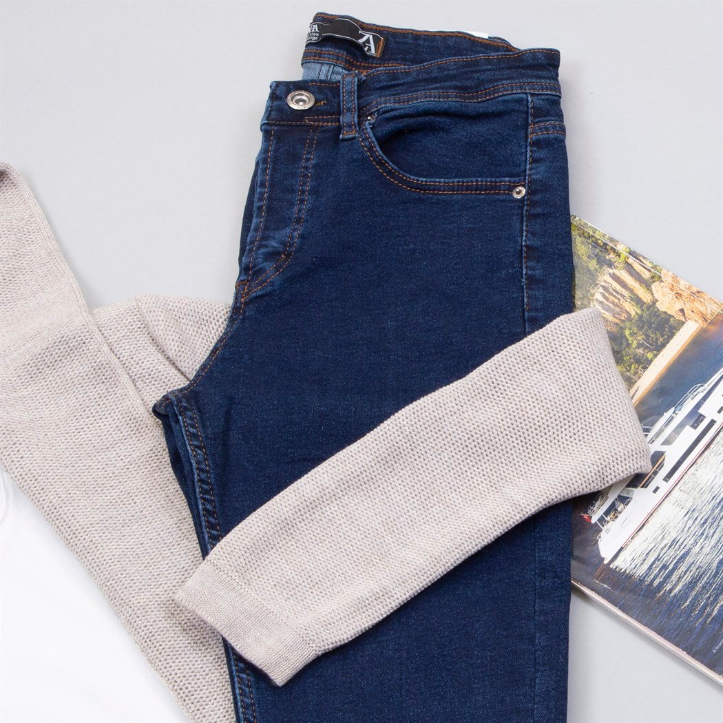 Bej Kapşonlu Hırka Tişört Pantolon Ayakkabı Kombin