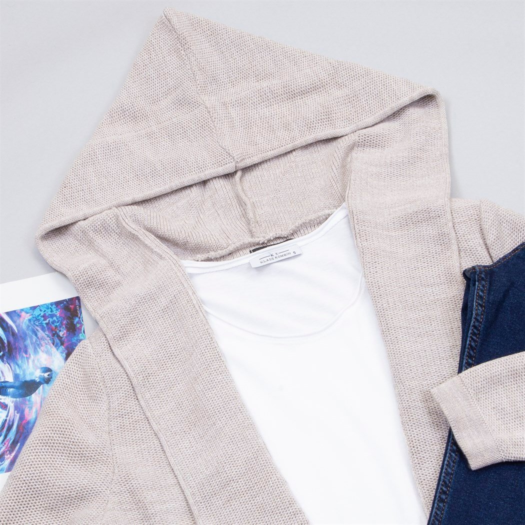 Bej Kapşonlu Hırka Tişört Pantolon Ayakkabı Kombin