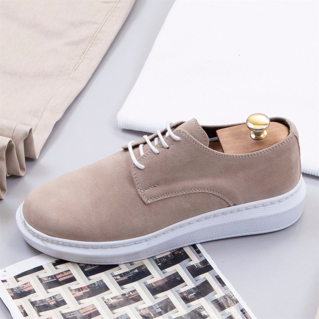 Bej Kaşe Ceket Boğazlı Kazak Pantolon Ayakkabı Kombin