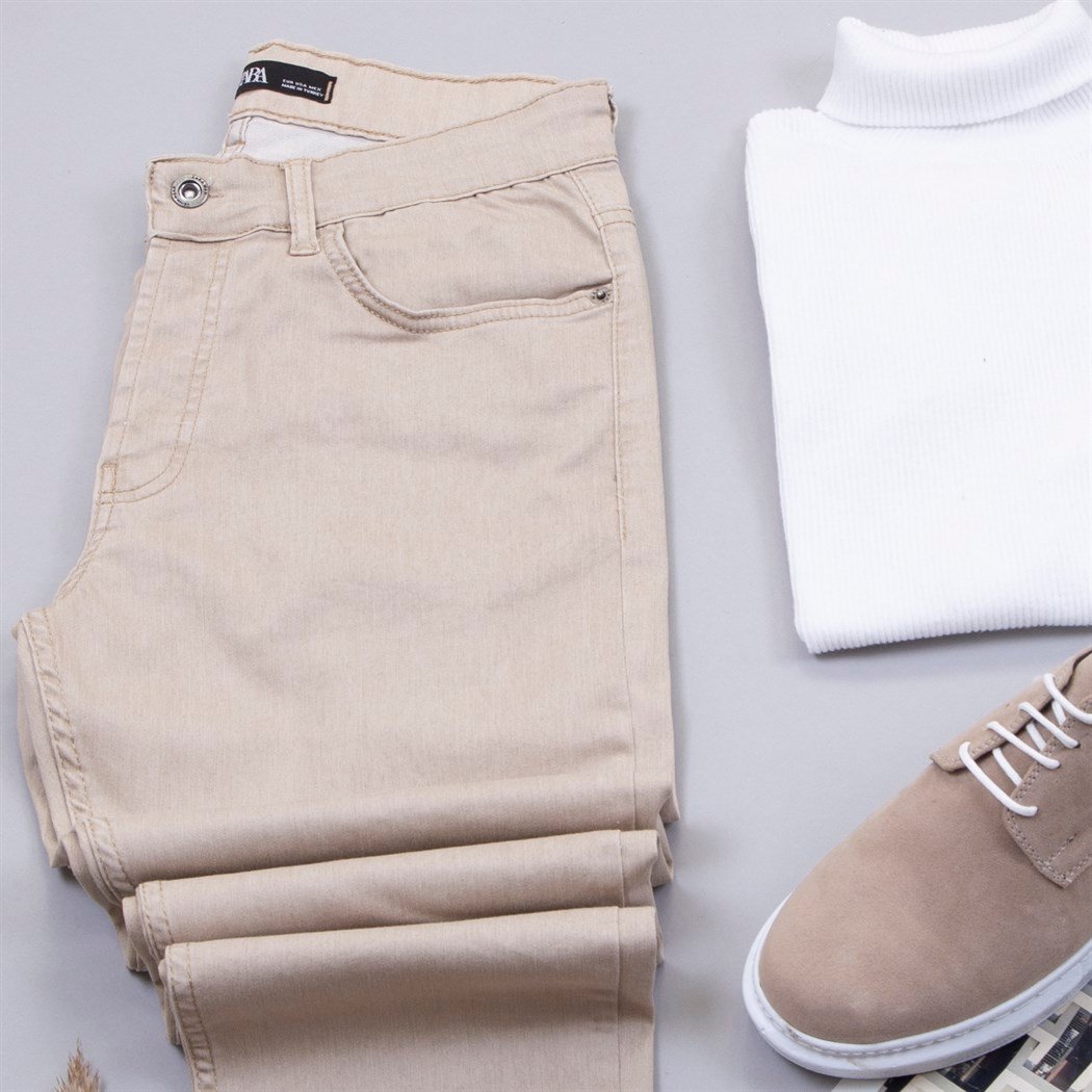 Bej Kaşe Ceket Boğazlı Kazak Pantolon Ayakkabı Kombin