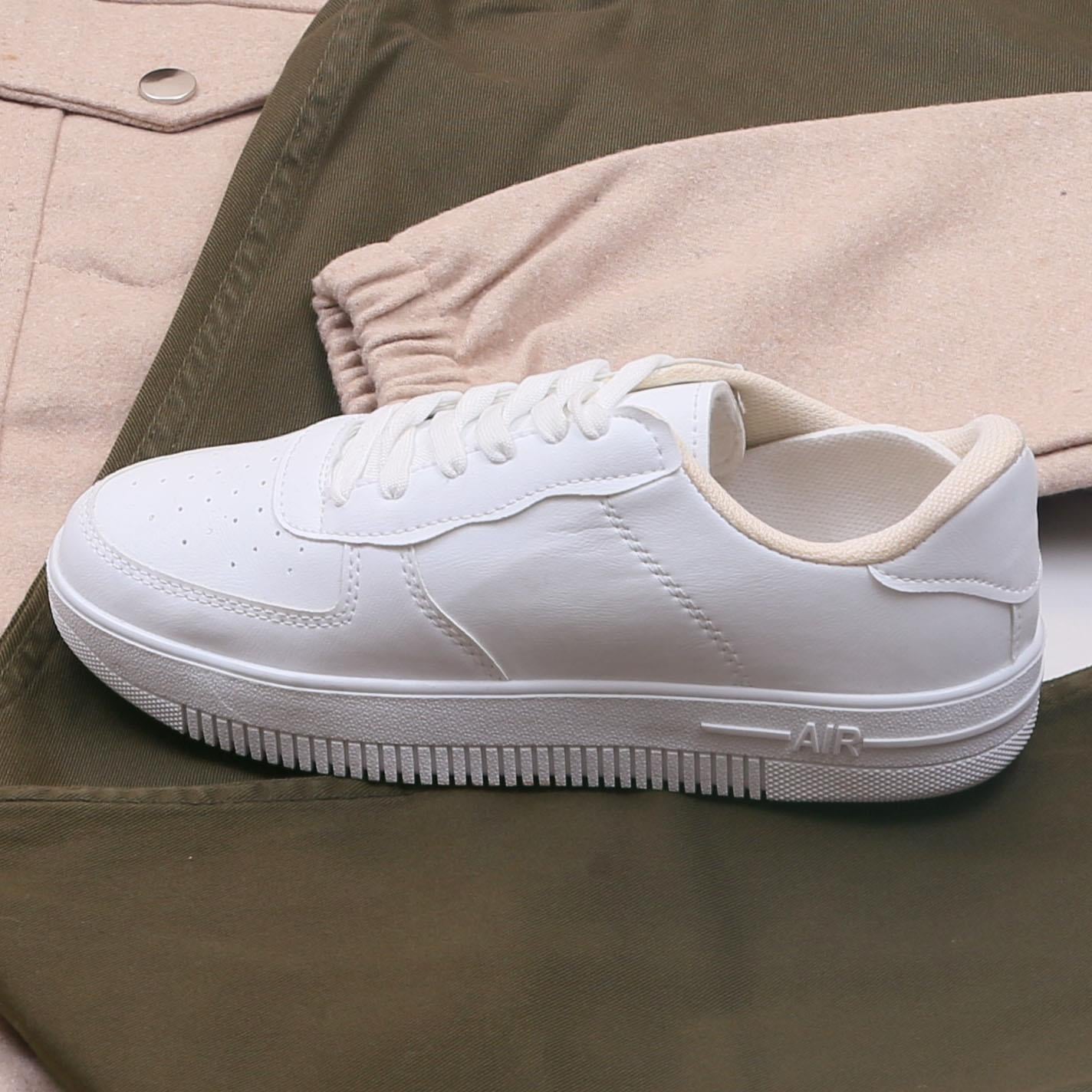 Bej Kaşe Ceket Tişört Pantolon Ayakkabı Kombin