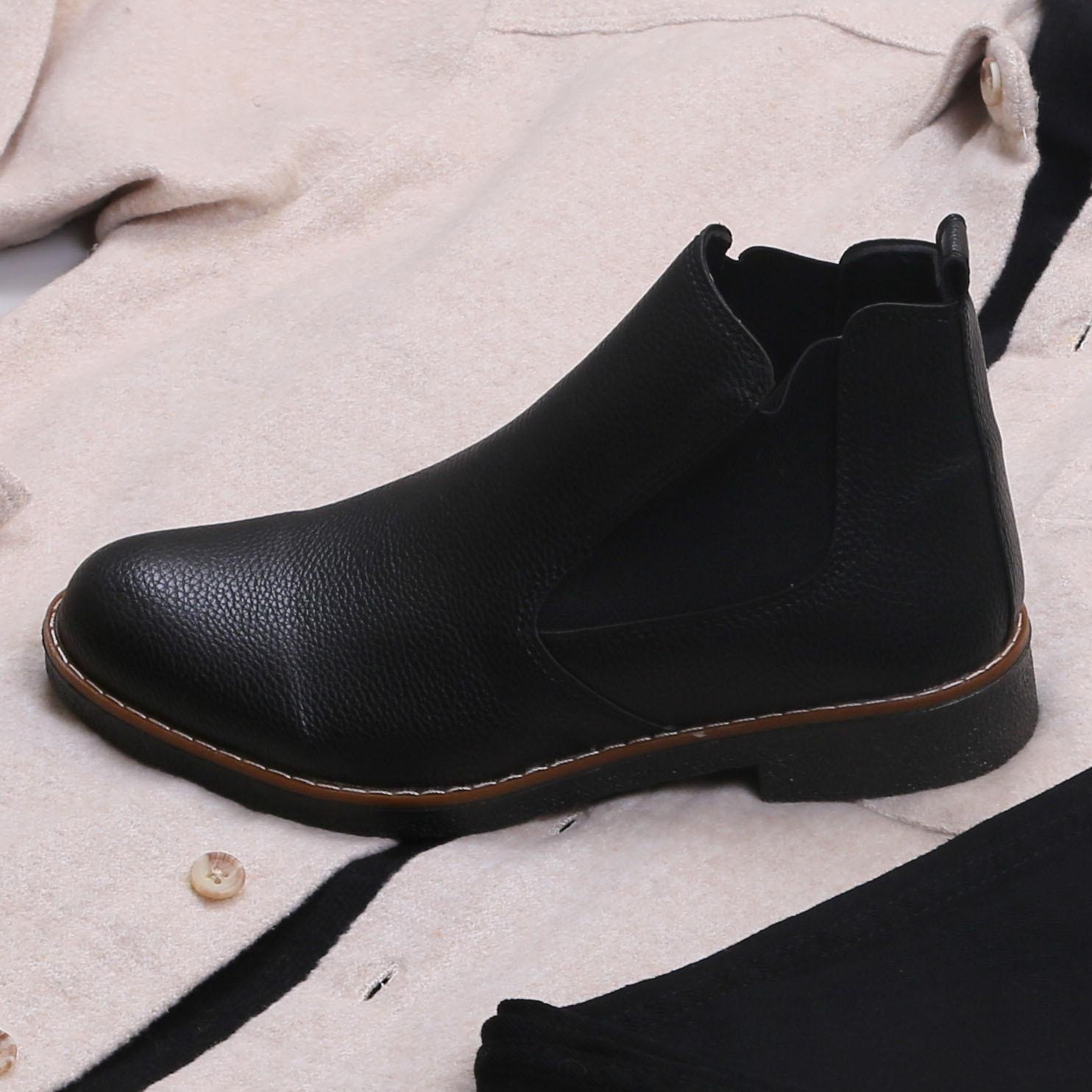 Bej Kaşe Gömlek Boğazlı Body Pantolon Bot Kombin