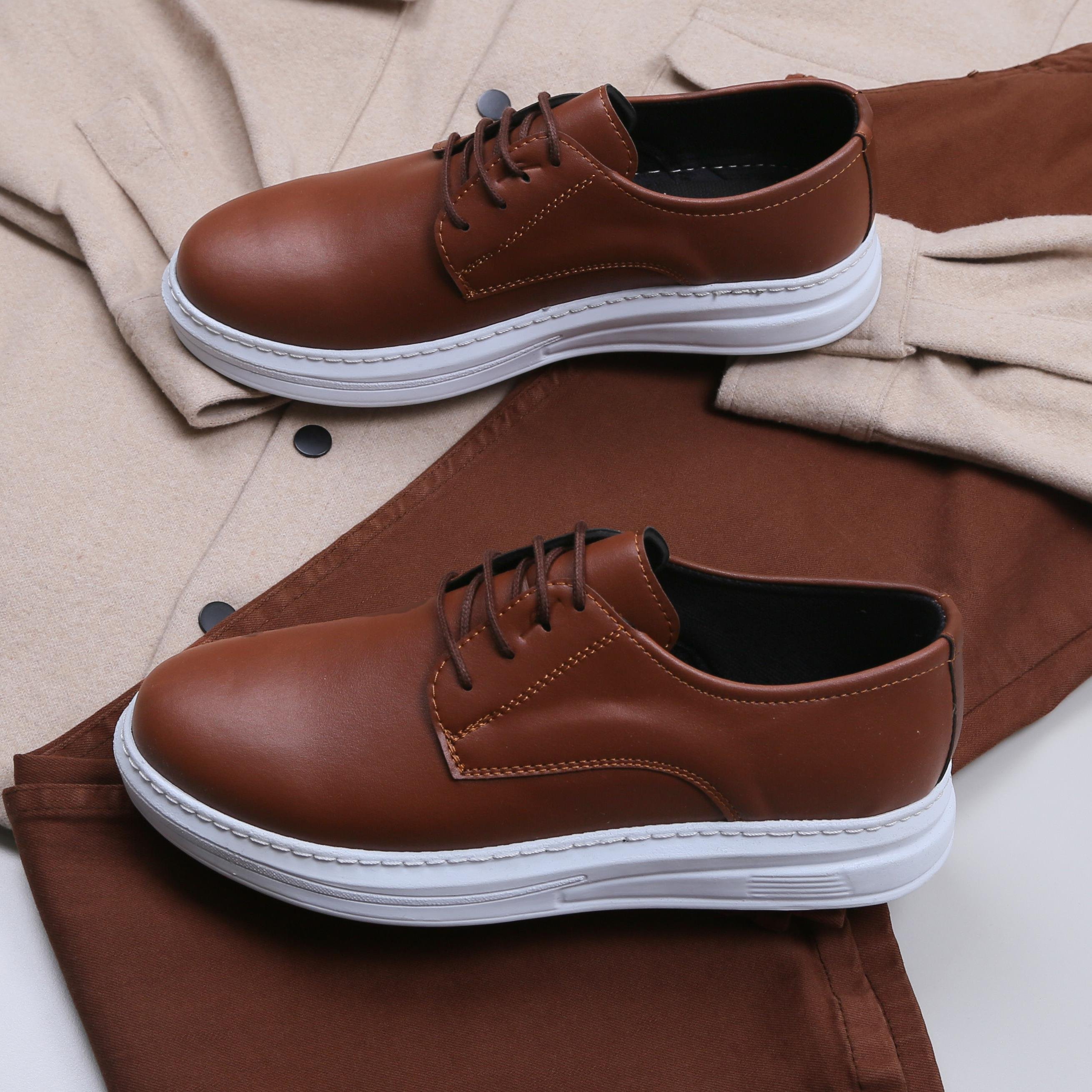 Bej Kaşe Gömlek Boğazlı Body Pantolon Ayakkabı Kombin