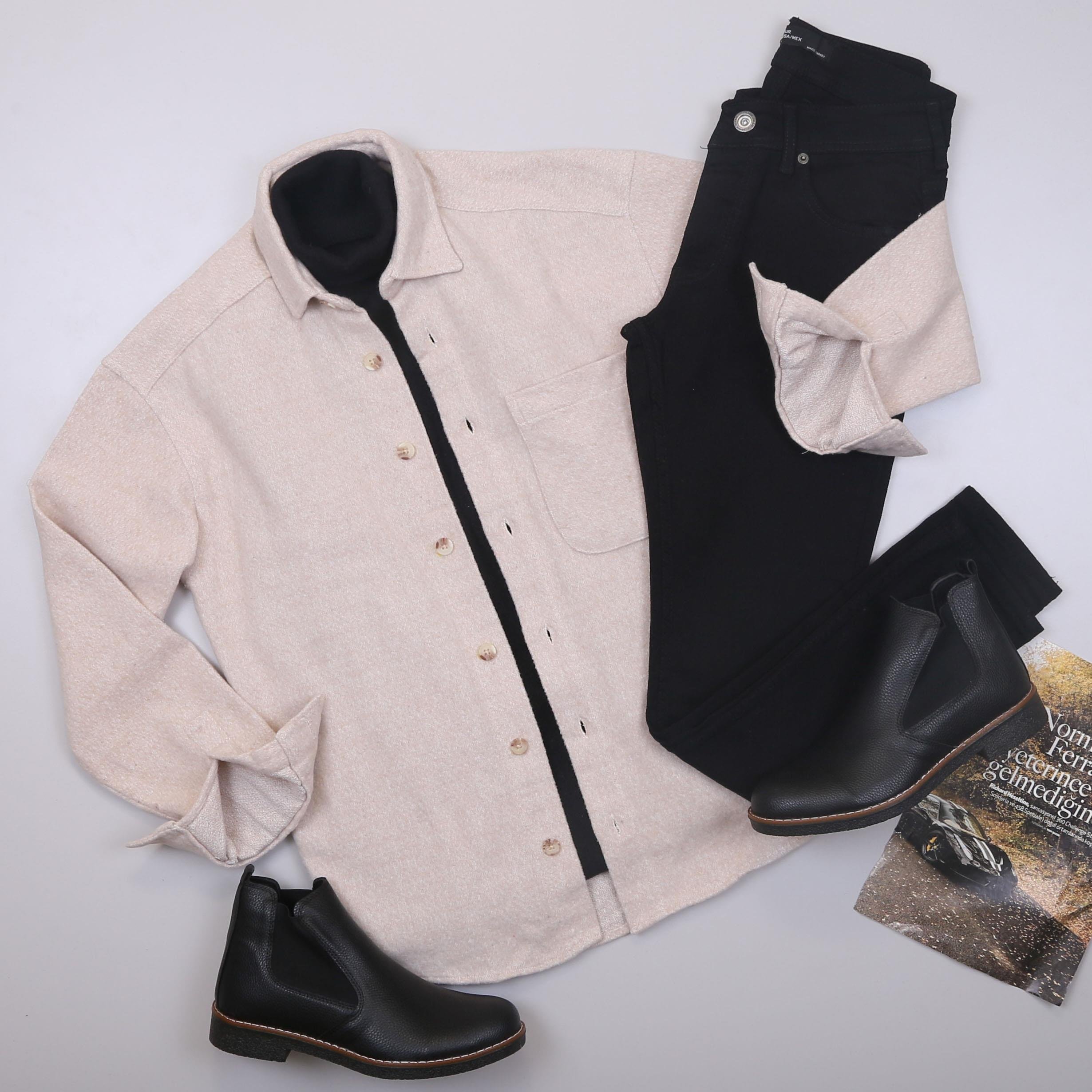 Bej Kaşe Gömlek Boğazlı Body Pantolon Bot Kombin