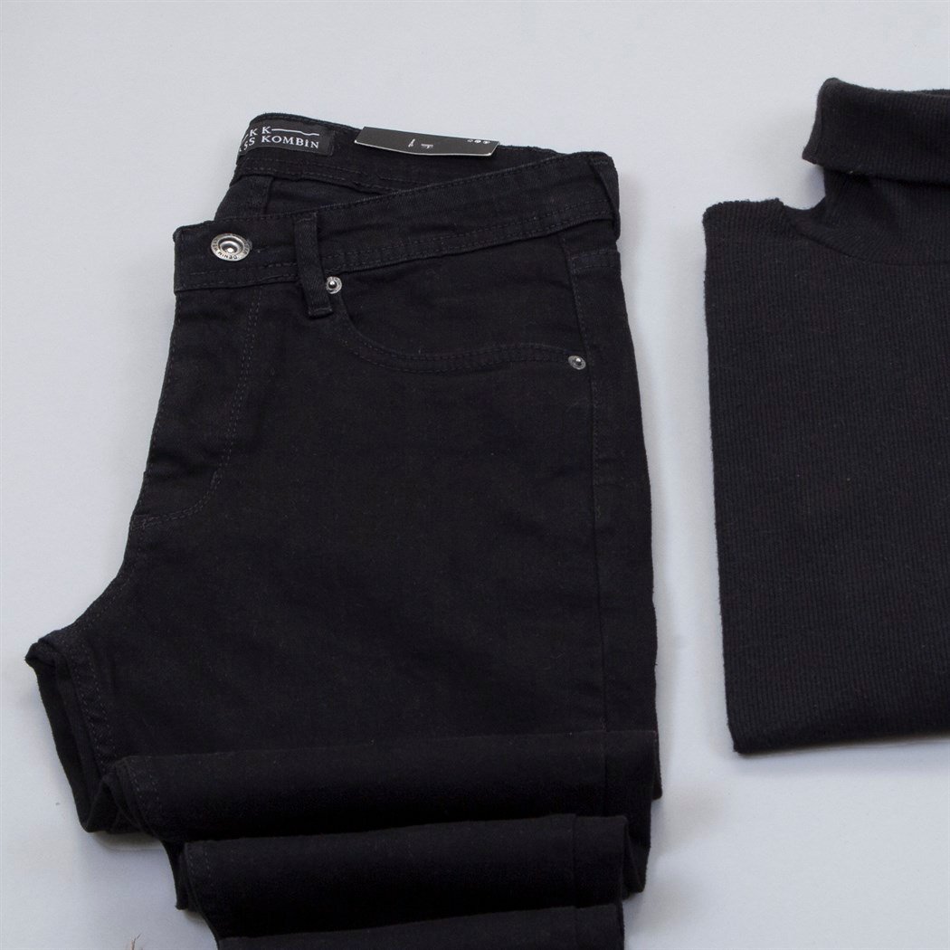 Bej Kaşe Gömlek Boğazlı Kazak Pantolon Bot Kombin