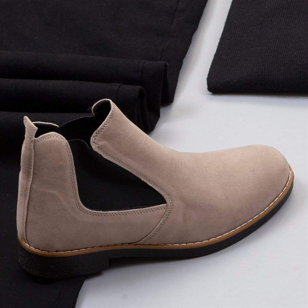 Bej Kaşe Gömlek Boğazlı Kazak Pantolon Bot Kombin