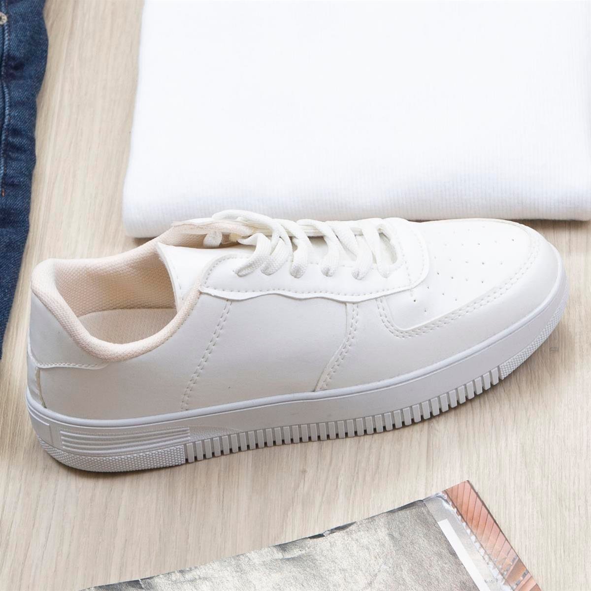 Bej Kaşe Kaban Boğazlı Body Pantolon Ayakkabı Kombin