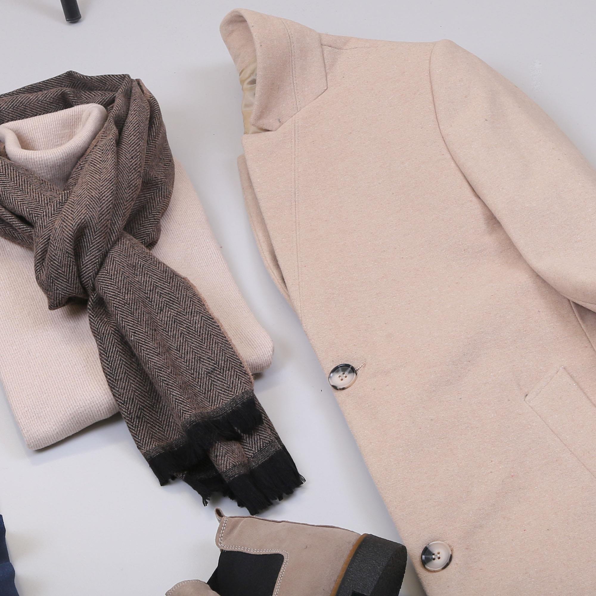 Bej Kaşe Kaban Boğazlı Body Pantolon Bot Kombin