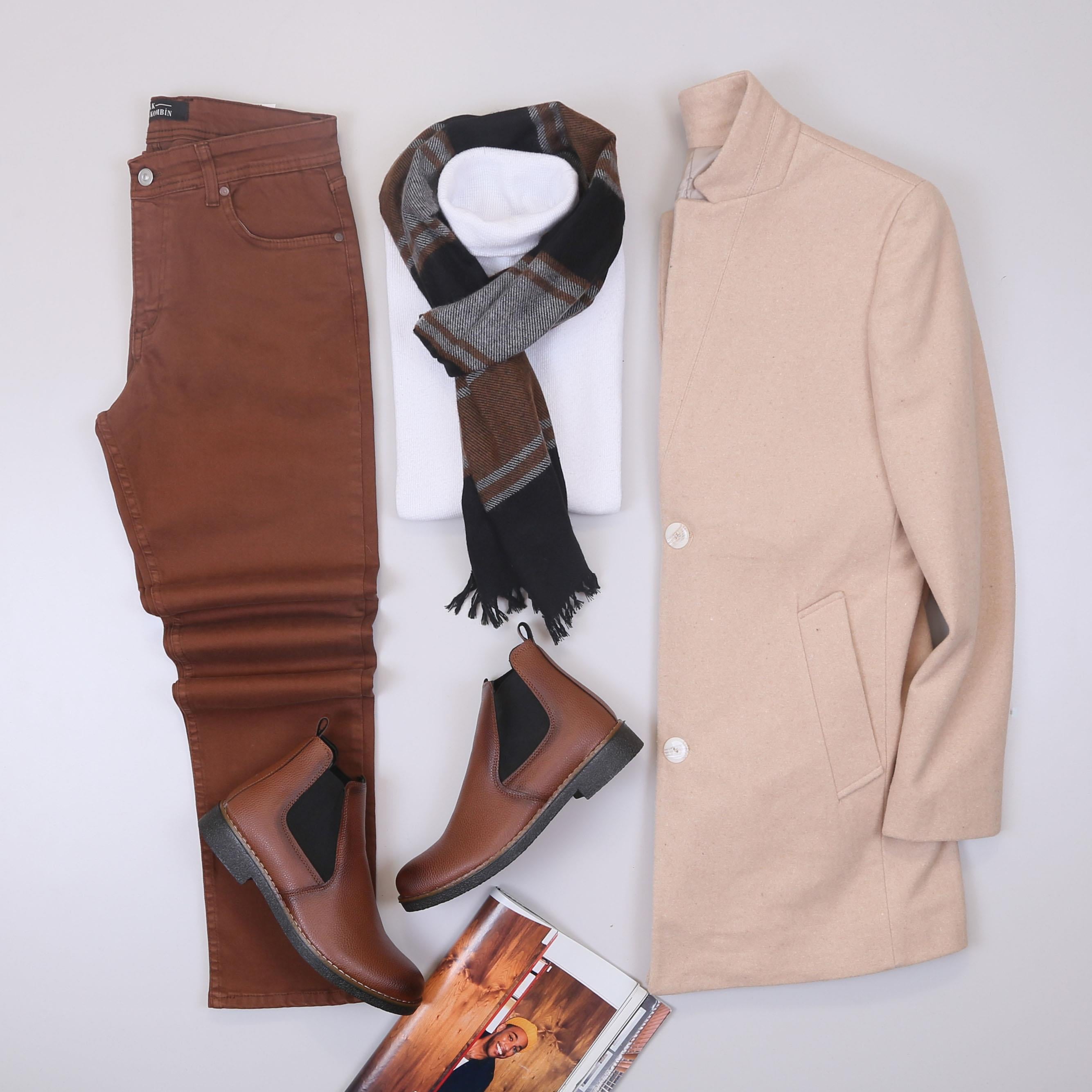 Bej Kaşe Kaban Boğazlı Body Pantolon Bot Kombin