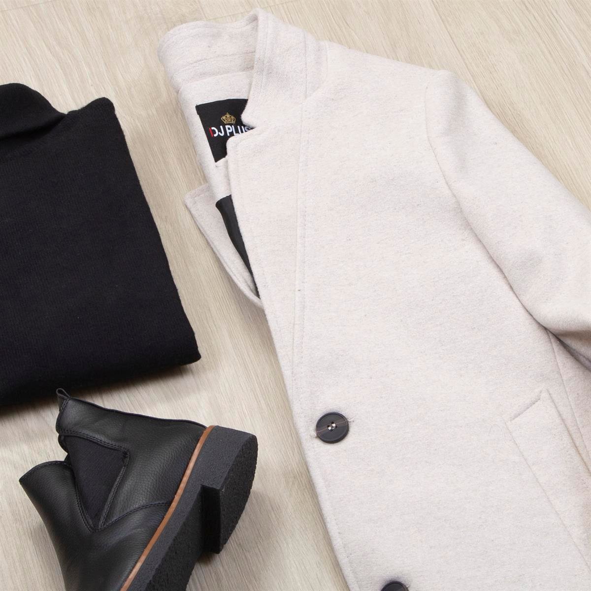 Bej Kaşe Kaban Boğazlı Body Pantolon Bot Kombin