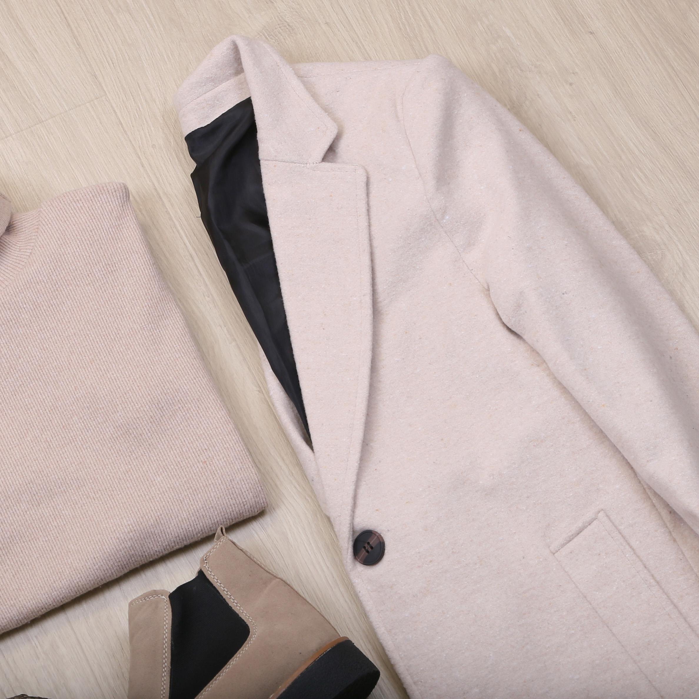 Bej Kaşe Kaban Boğazlı Body Pantolon Bot Kombin