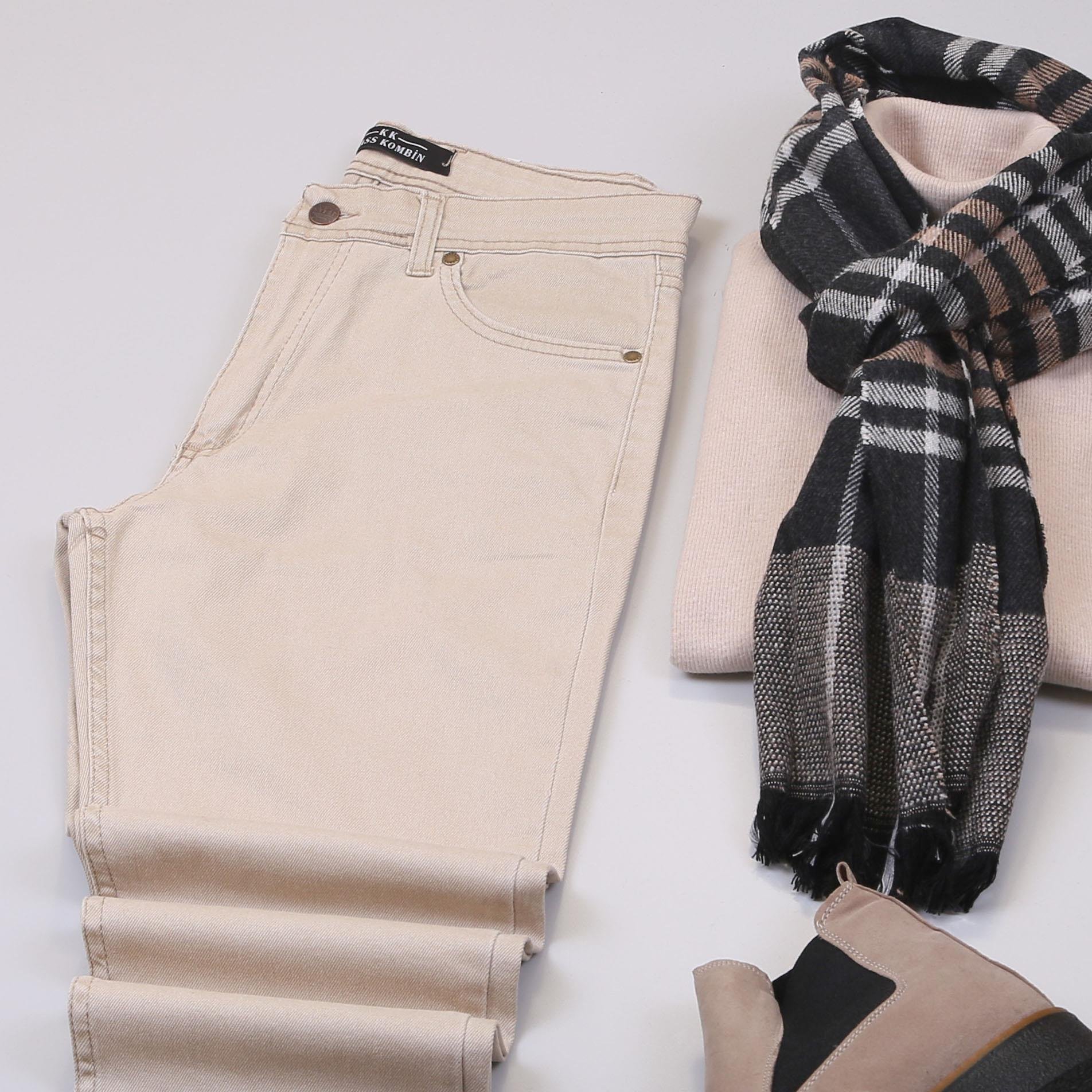 Bej Kaşe Kaban Boğazlı Body Pantolon Bot Kombin