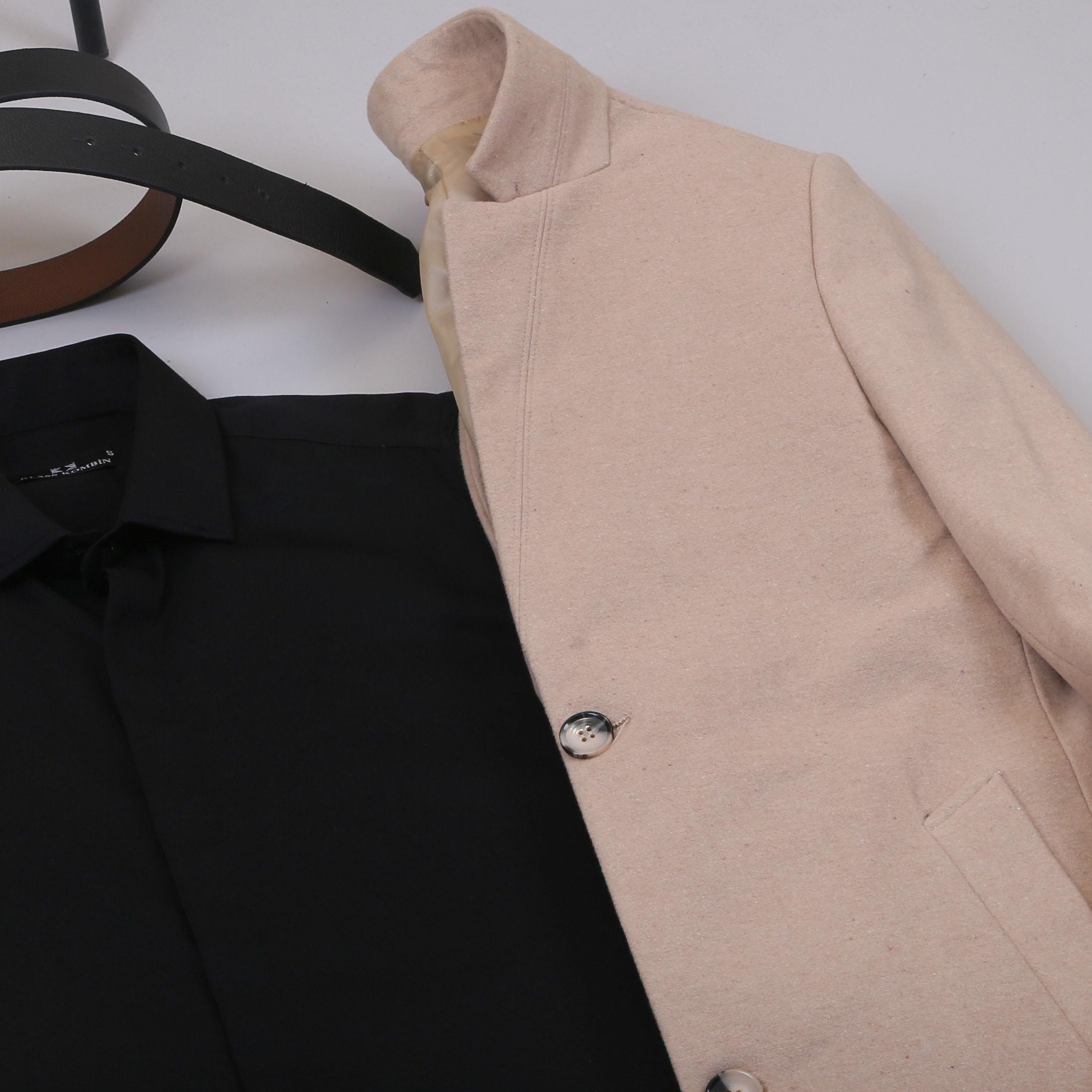 Bej Kaşe Kaban Gömlek Pantolon Bot Kombin