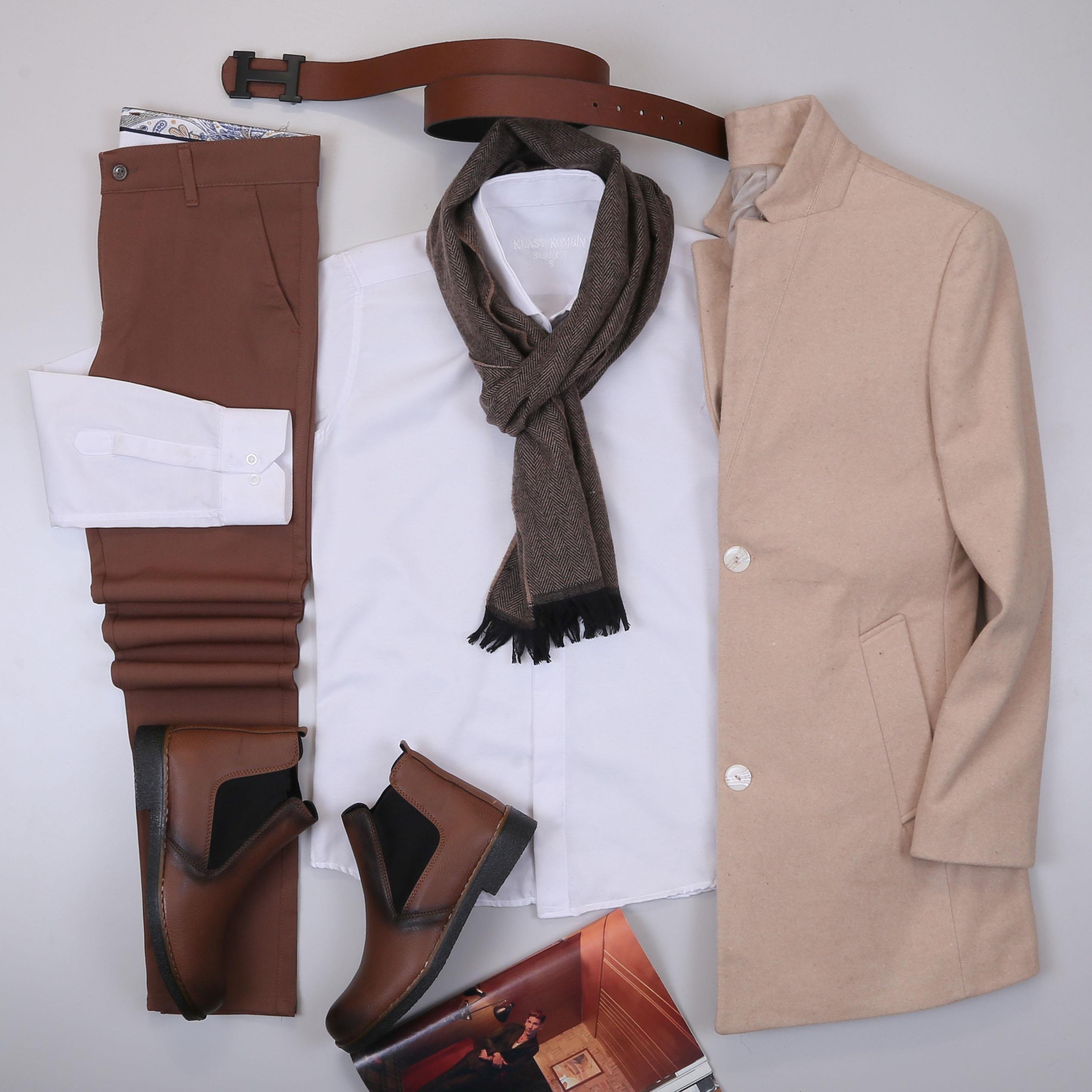 Bej Kaşe Kaban Gömlek Pantolon Bot Kombin