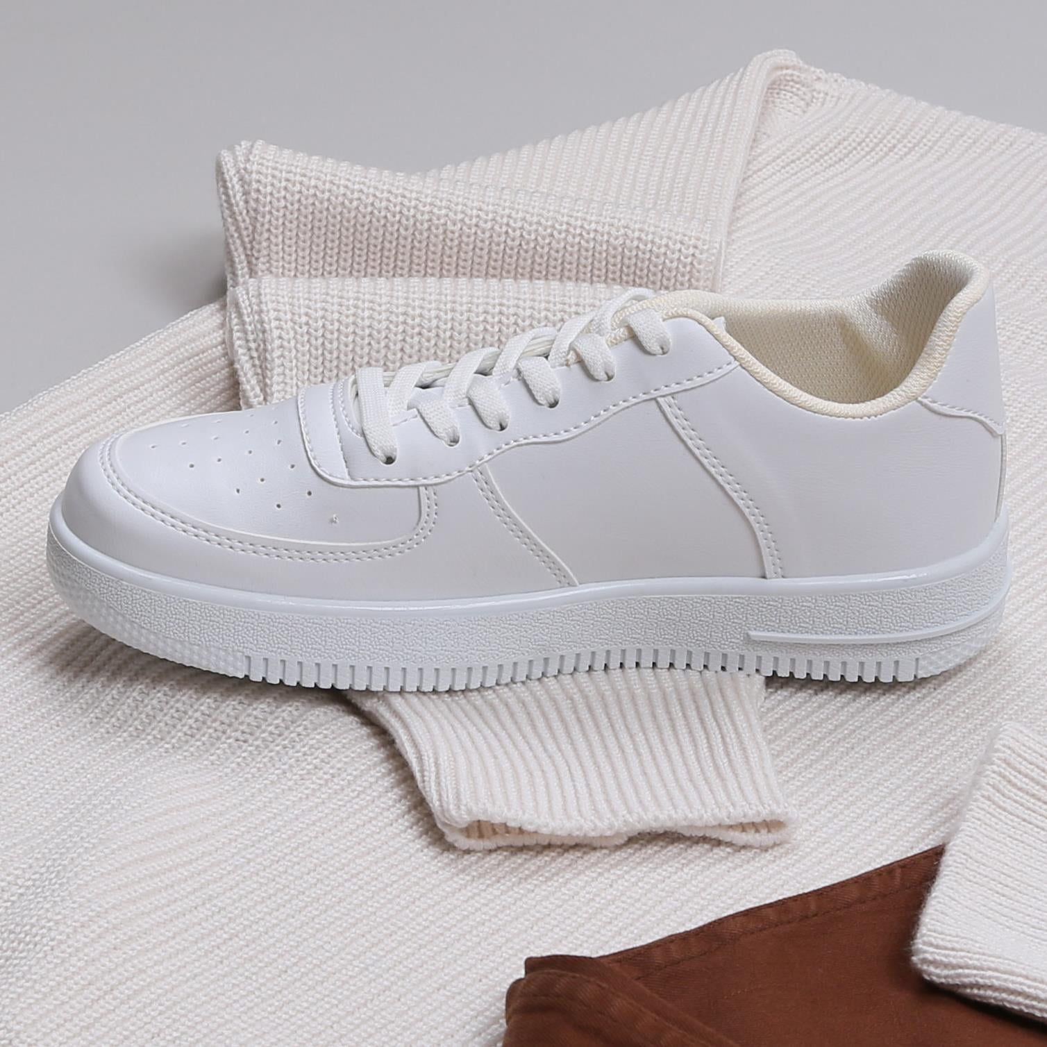 Bej Kazak Kahve Kot Pantolon Ayakkabı Kombini