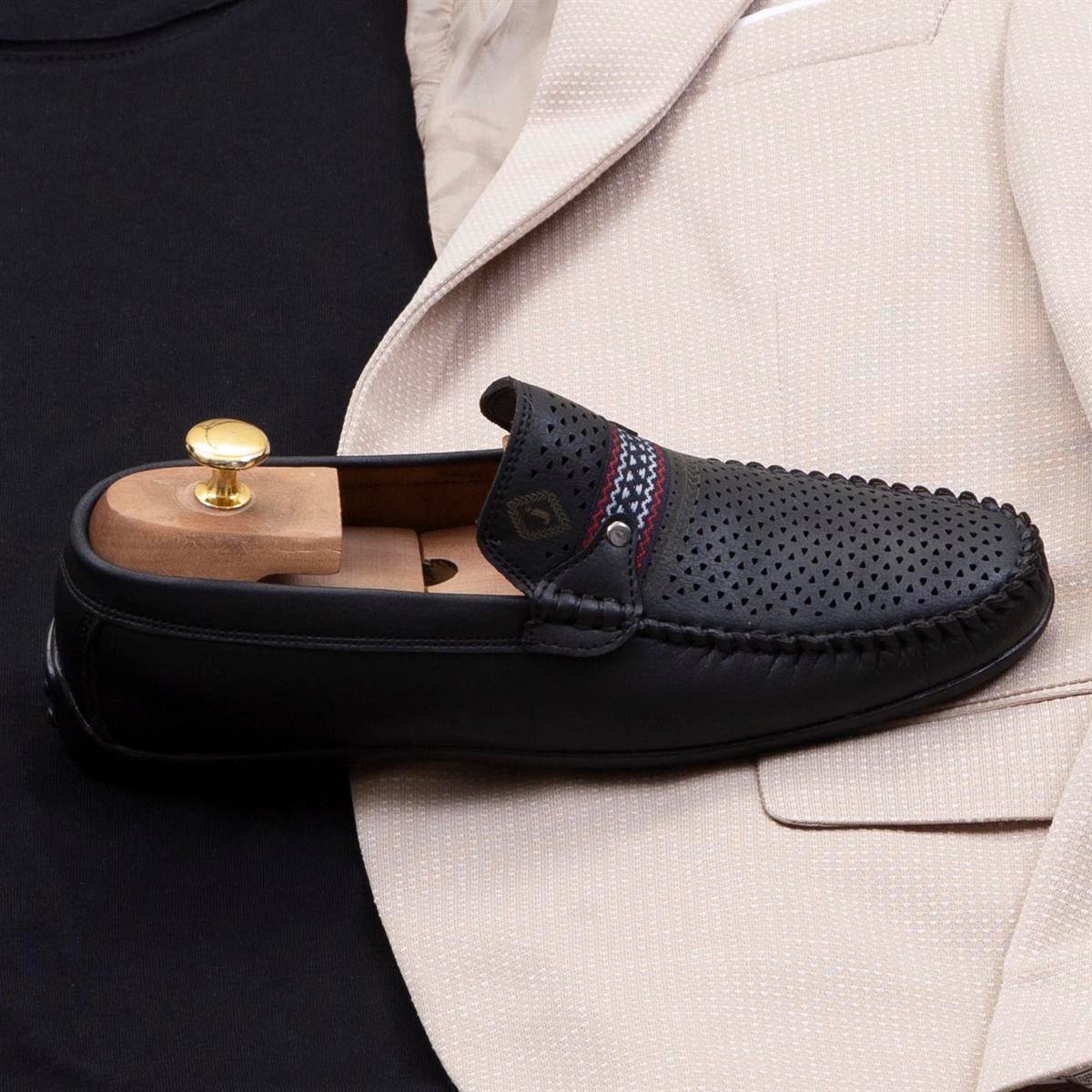 Bej Kırçıllı Blazer Ceket Tişört Pantolon Ayakkabı Kombin