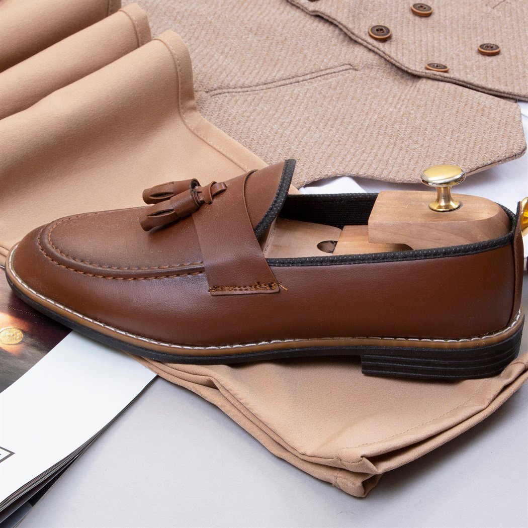 Bej Klasik Yelek Gömlek Pantolon Ayakkabı Kombin