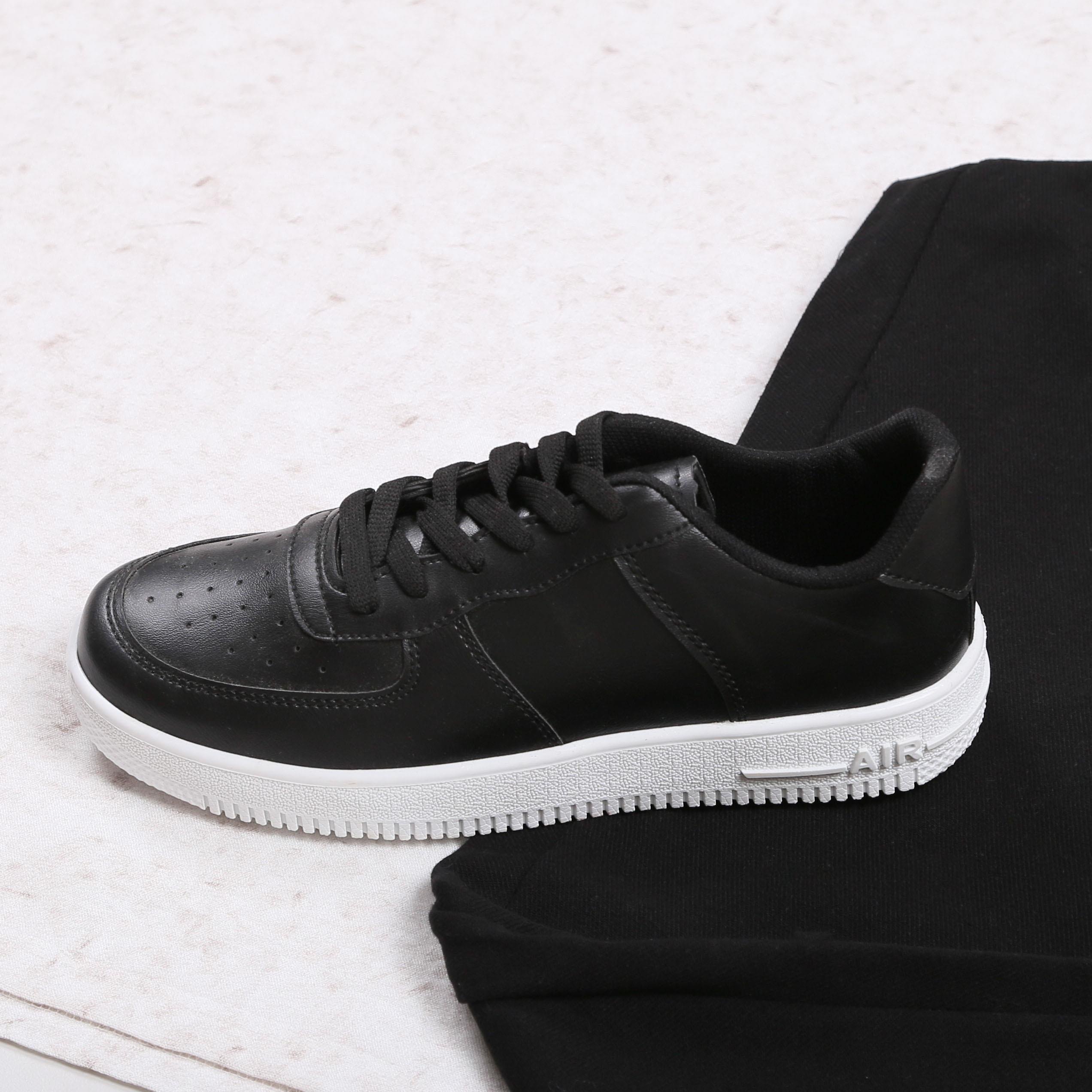 Bej Oversize Desenli Fakir Kol Tişört Keten Pantolon Ayakkabı Kombin