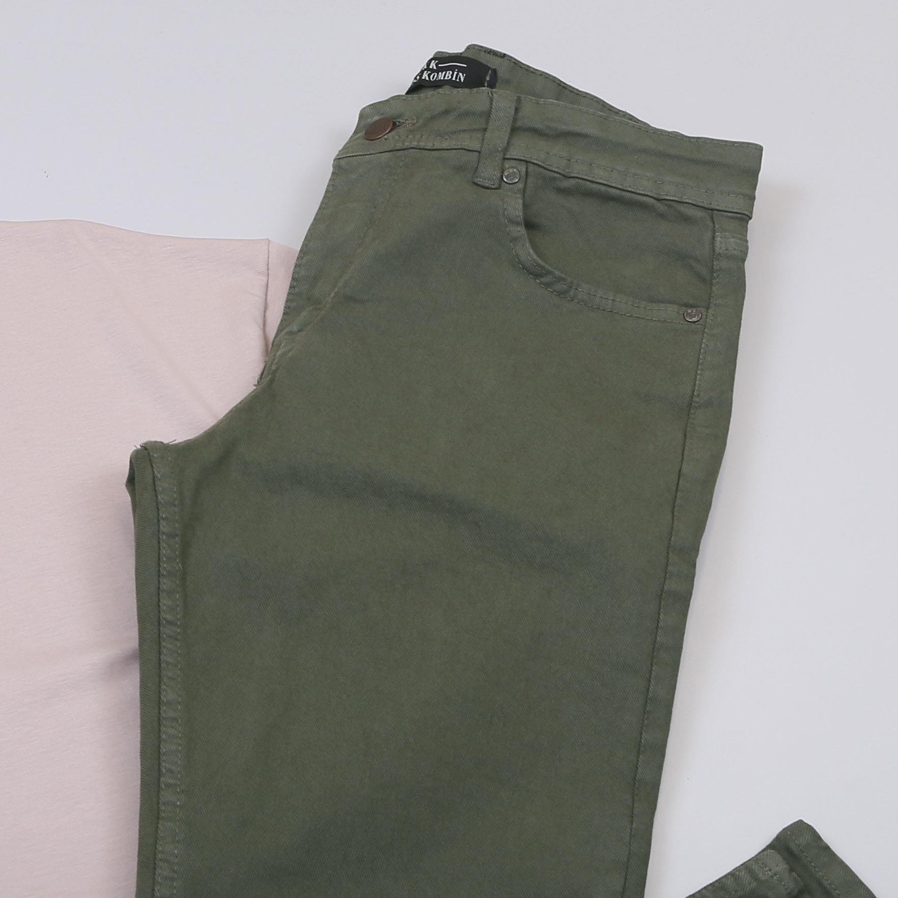 Bej Oversize Tişört Pantolon Ayakkabı Kombin