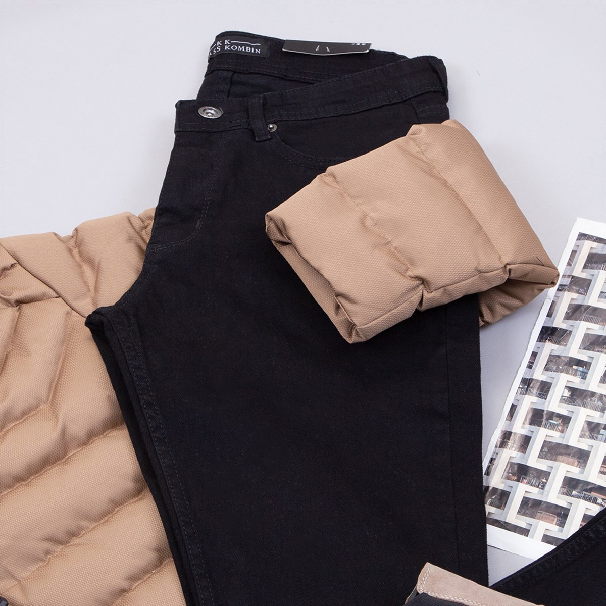 Bej Şişme Mont Boğazlı Kazak Pantolon Bot Kombin