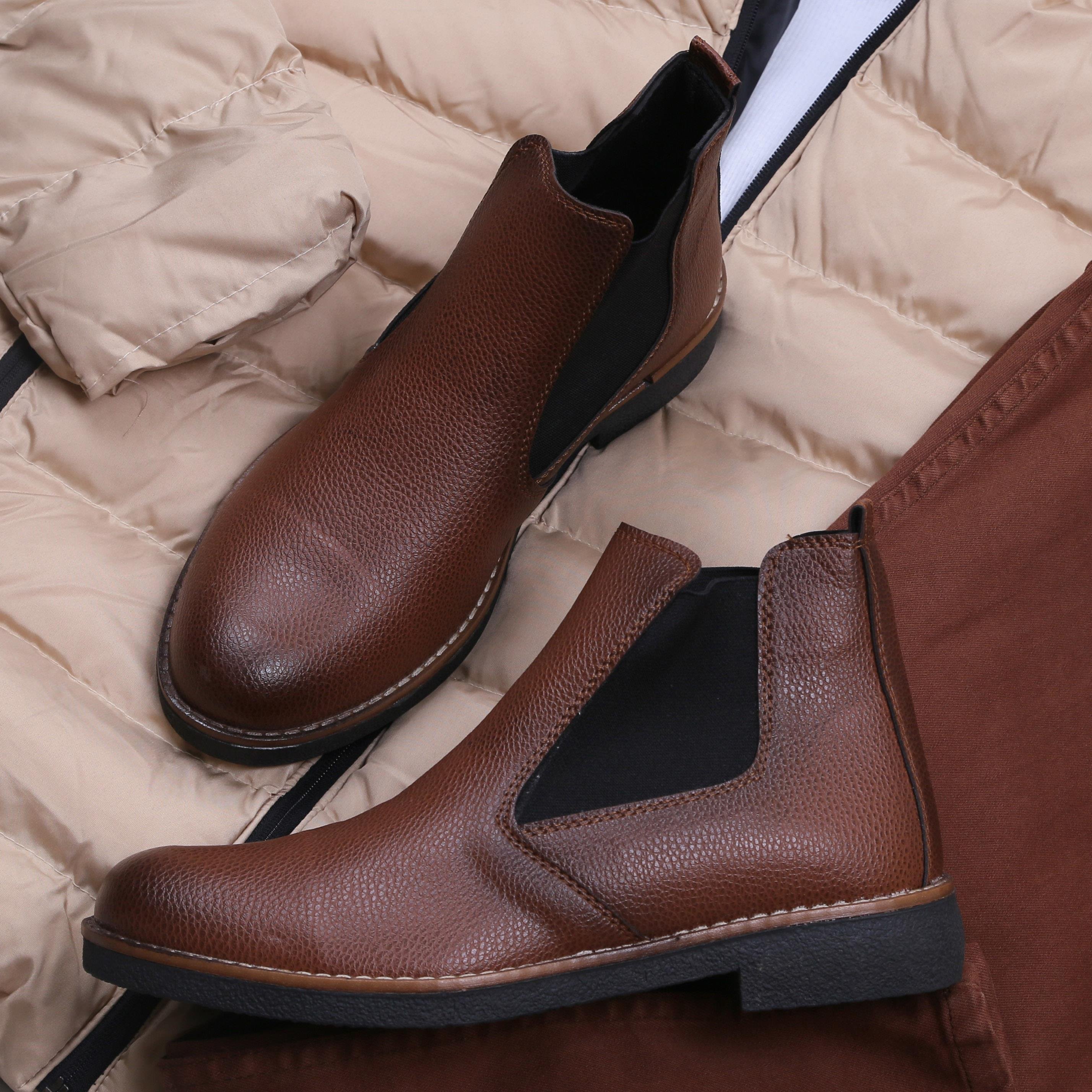 Bej Şişme Mont Pantolon Bot Kombini