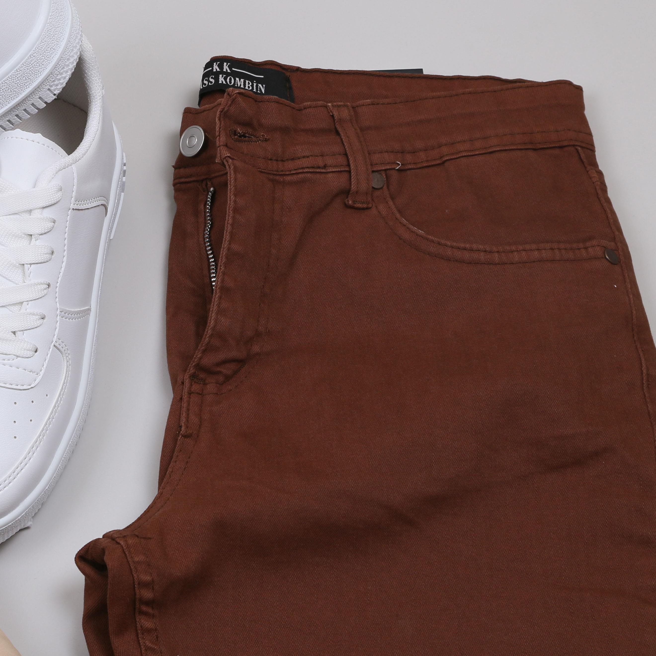 Bej Şişme Yelek Basic Pantolon Ayakkabı Kombin