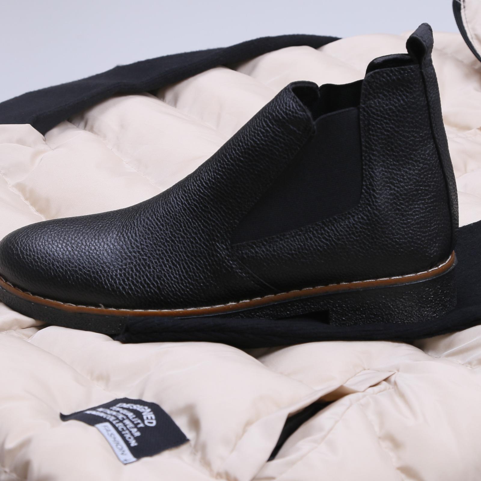 Bej Şişme Yelek Kazak Pantolo Ayakkabı Kombin