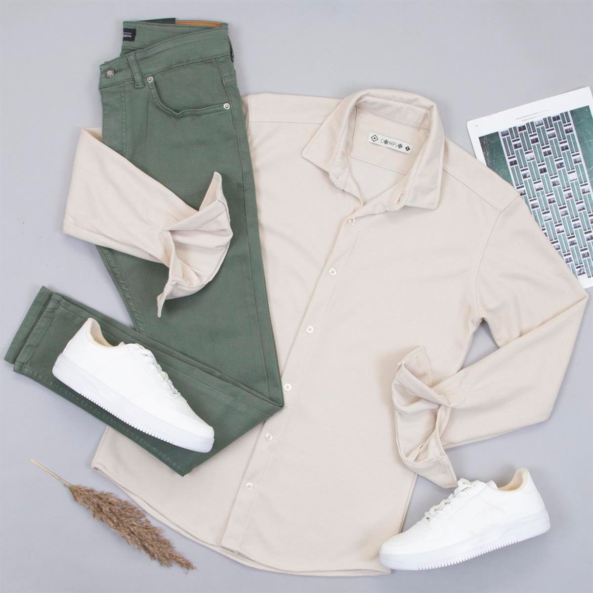 Bej Spor Gömlek Pantolon Ayakkabı Kombin