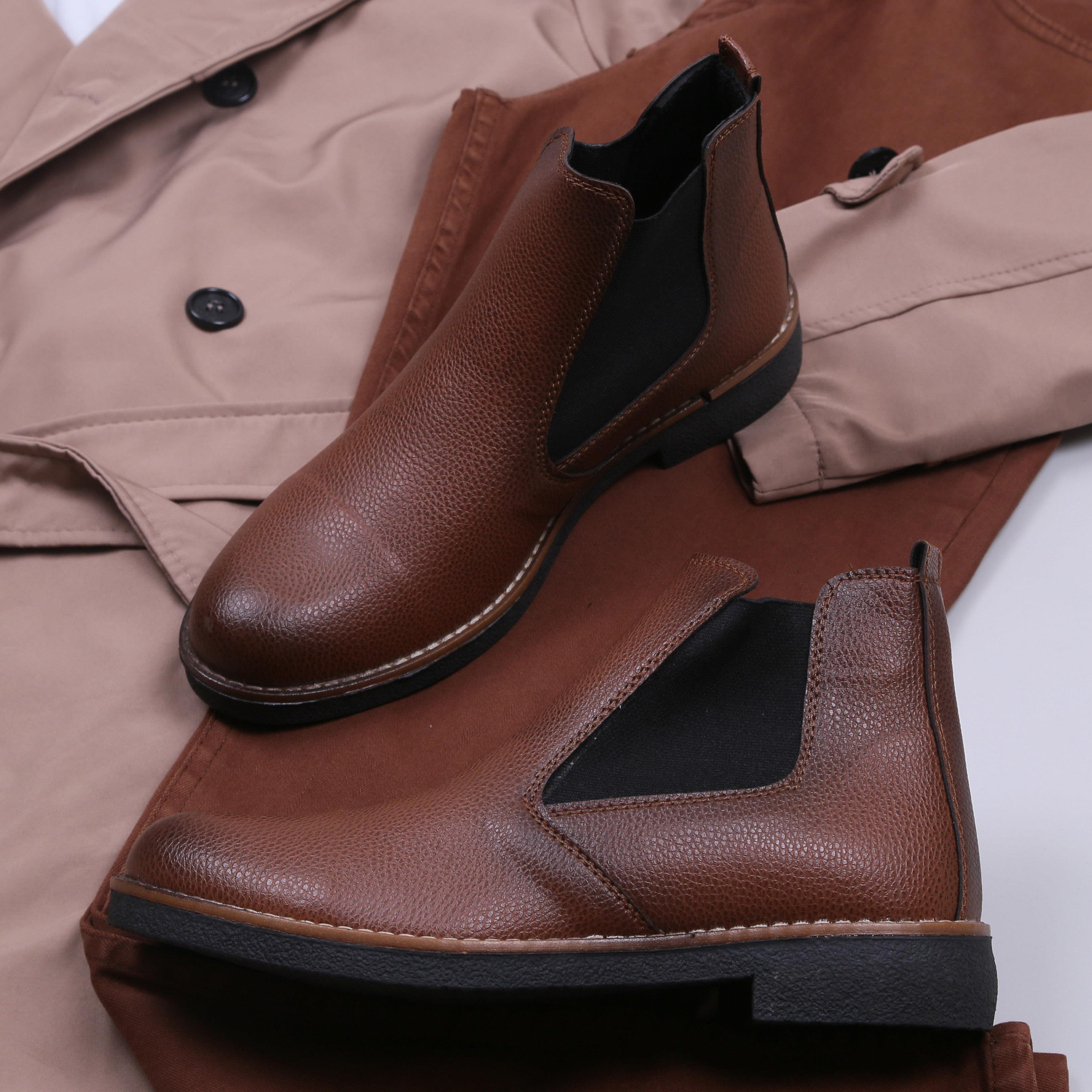 Bej Trençkot Pantolon Bot Kombini 