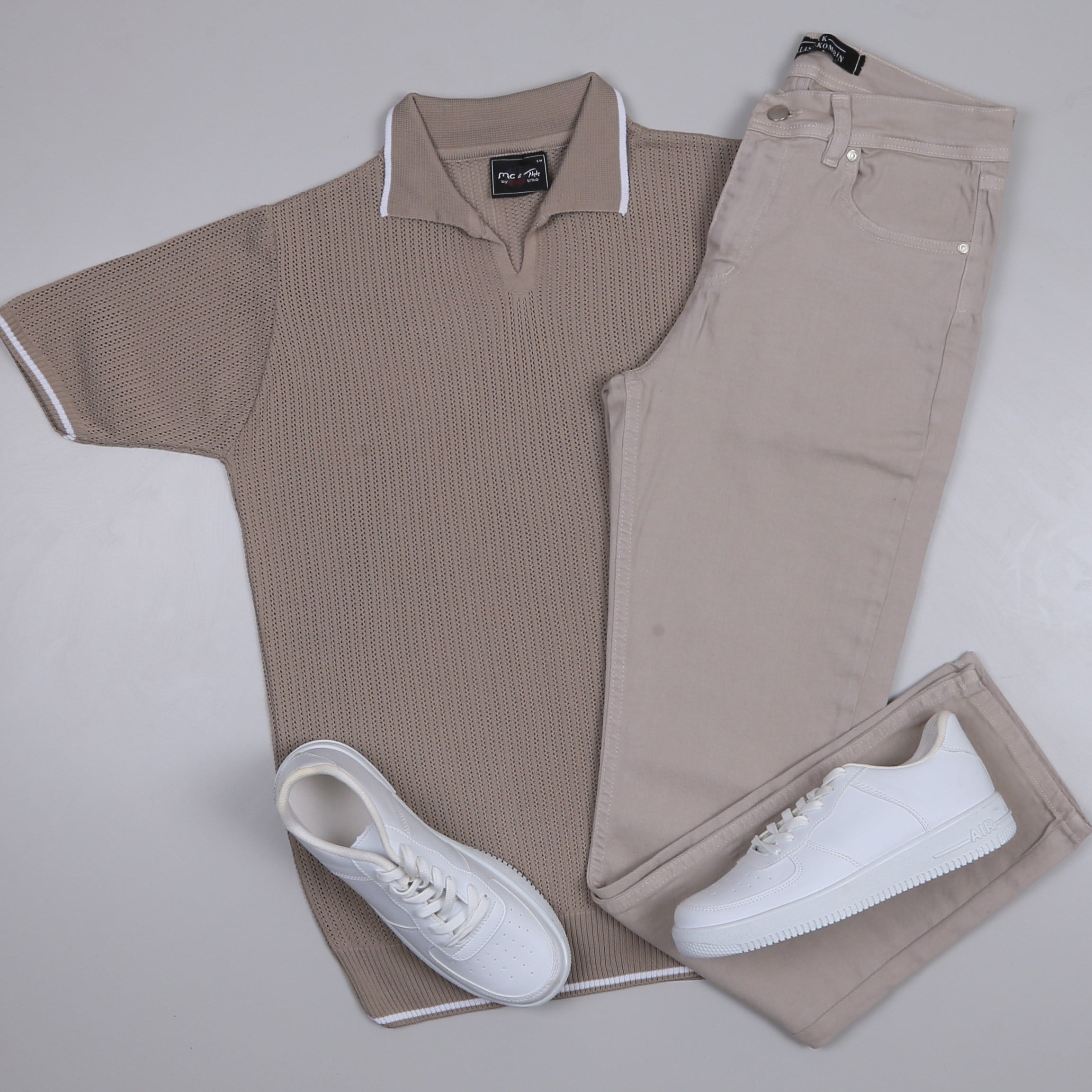 bej Triko Polo Yaka Tişört bej kot pantolon  ayakkabı Kombin