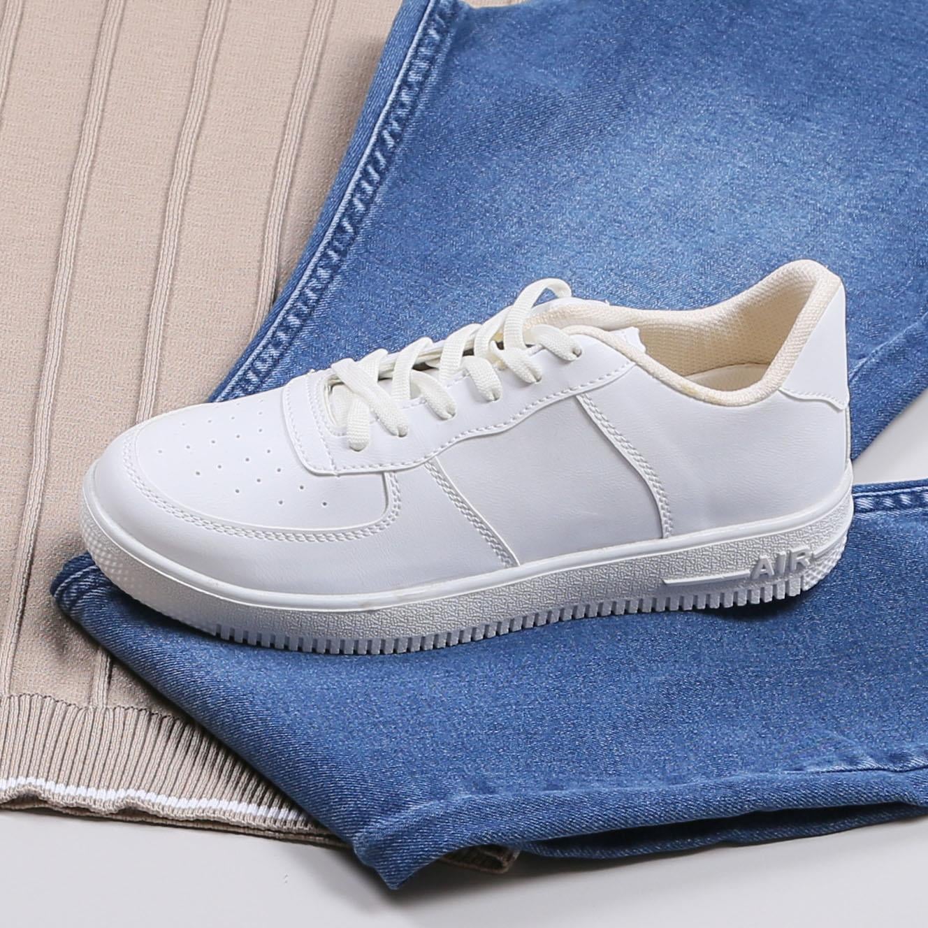 Bej Triko Polo Yaka Tişört Pantolon Ayakkabı Kombin