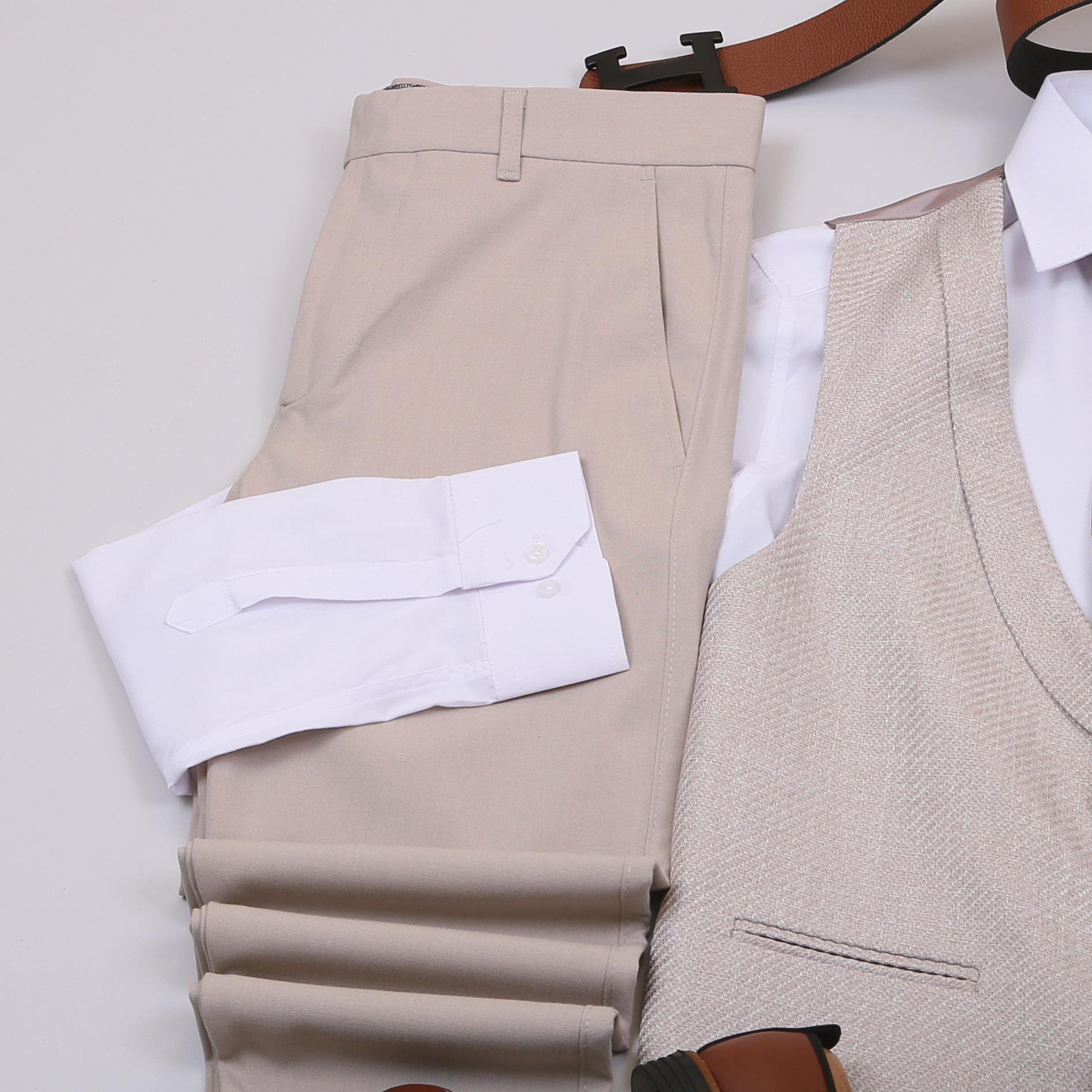 Bej Yelek Gömlek Pantolon Ayakkabı Kombin