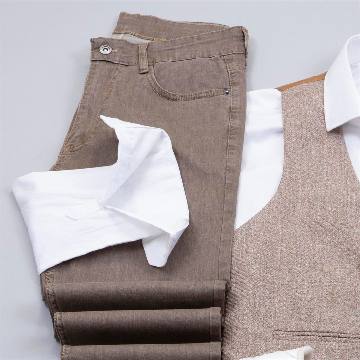 Bej Yelek Gömlek Pantolon Ayakkabı Kombin