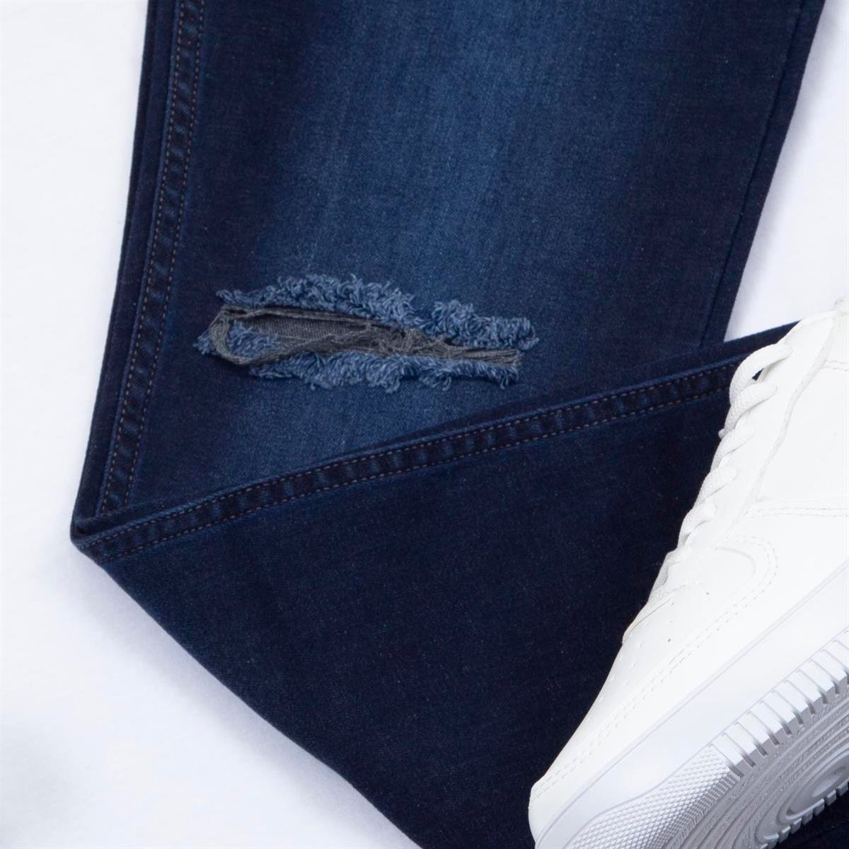 Beyaz Basic Tişört Pantolon Ayakkabı Kombin