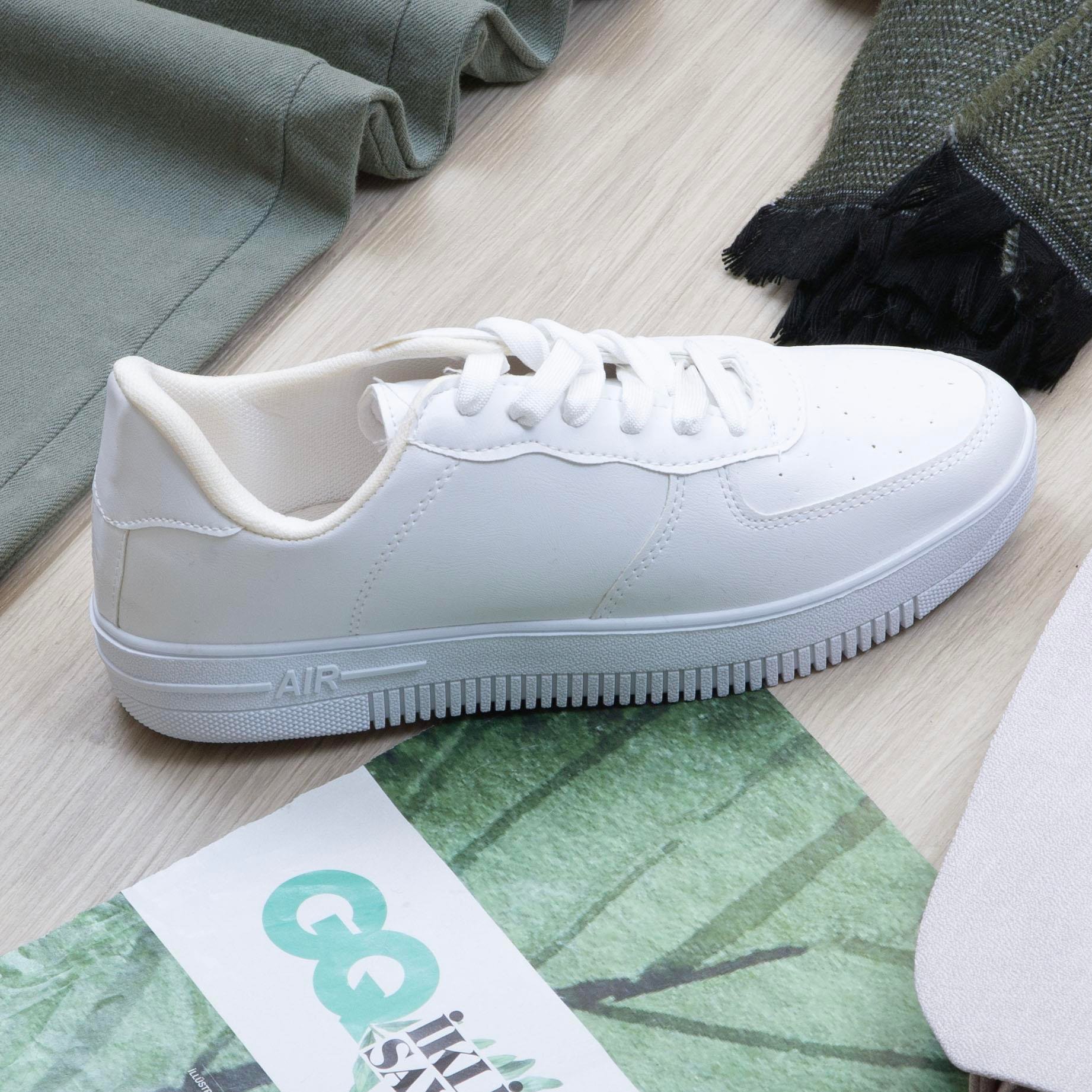 Beyaz Blazer Ceket Boğazlı Body Pantolon Ayakkabı Kombin